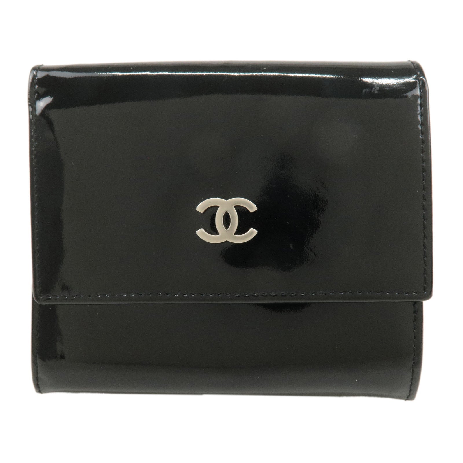 CHANEL-Patent-Leather-Tri-fold-Wallet-Black