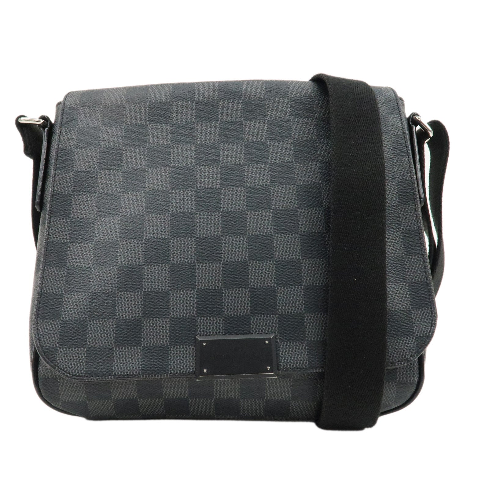 Louis-Vuitton-Damier-Graphite-District-PM-Shoulder-Bag-N41260