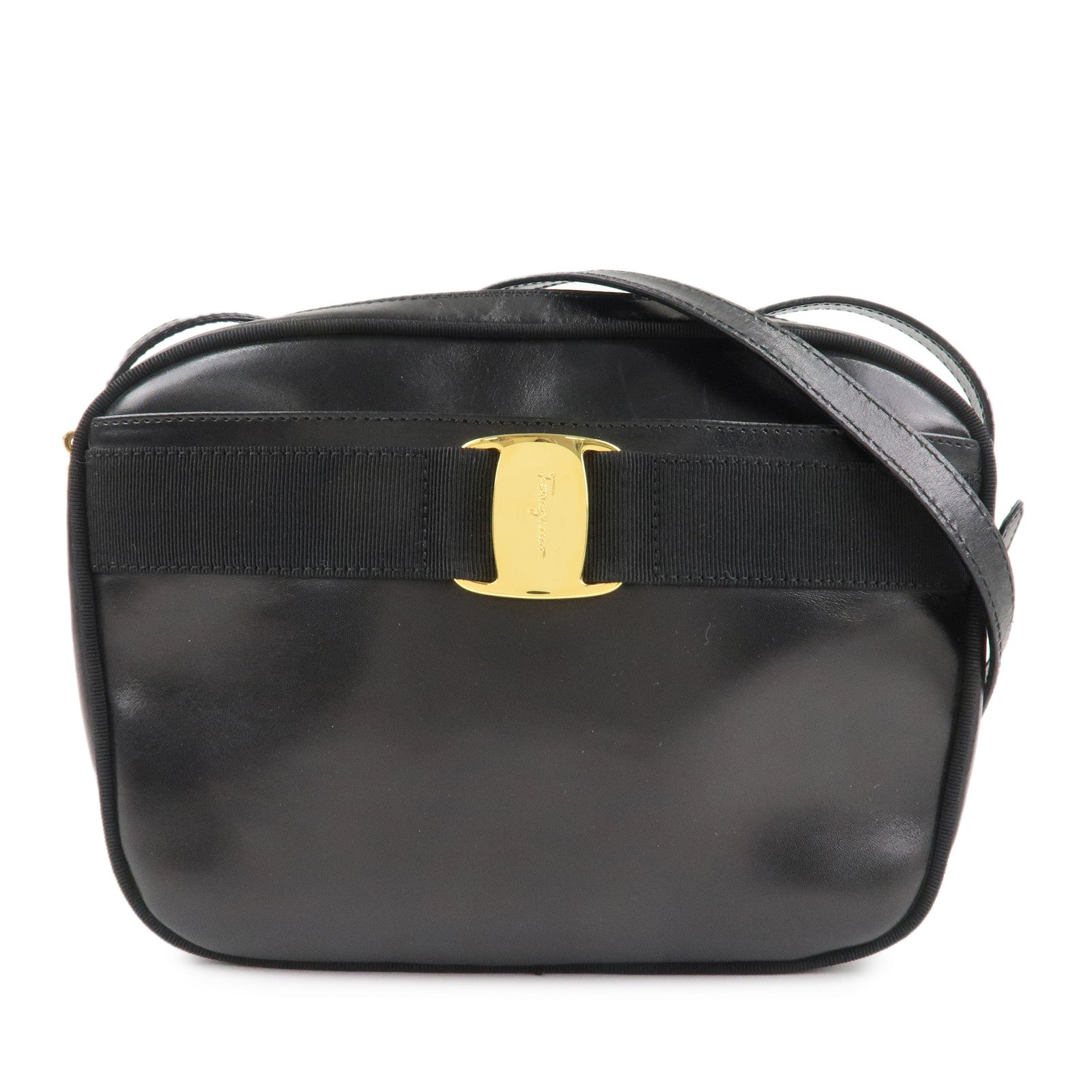 Ferragamo-Vara-Ribbon-Leather-Shoulder-Bag-Crossbody-Bag-Black