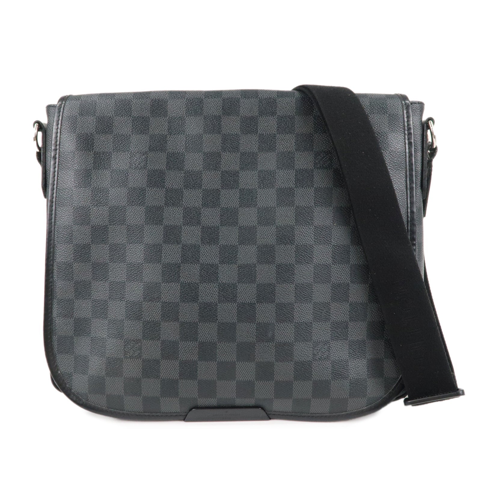 Louis-Vuitton-Damier-Graphite-Daniel-MM-Shoulder-Bag-N58029