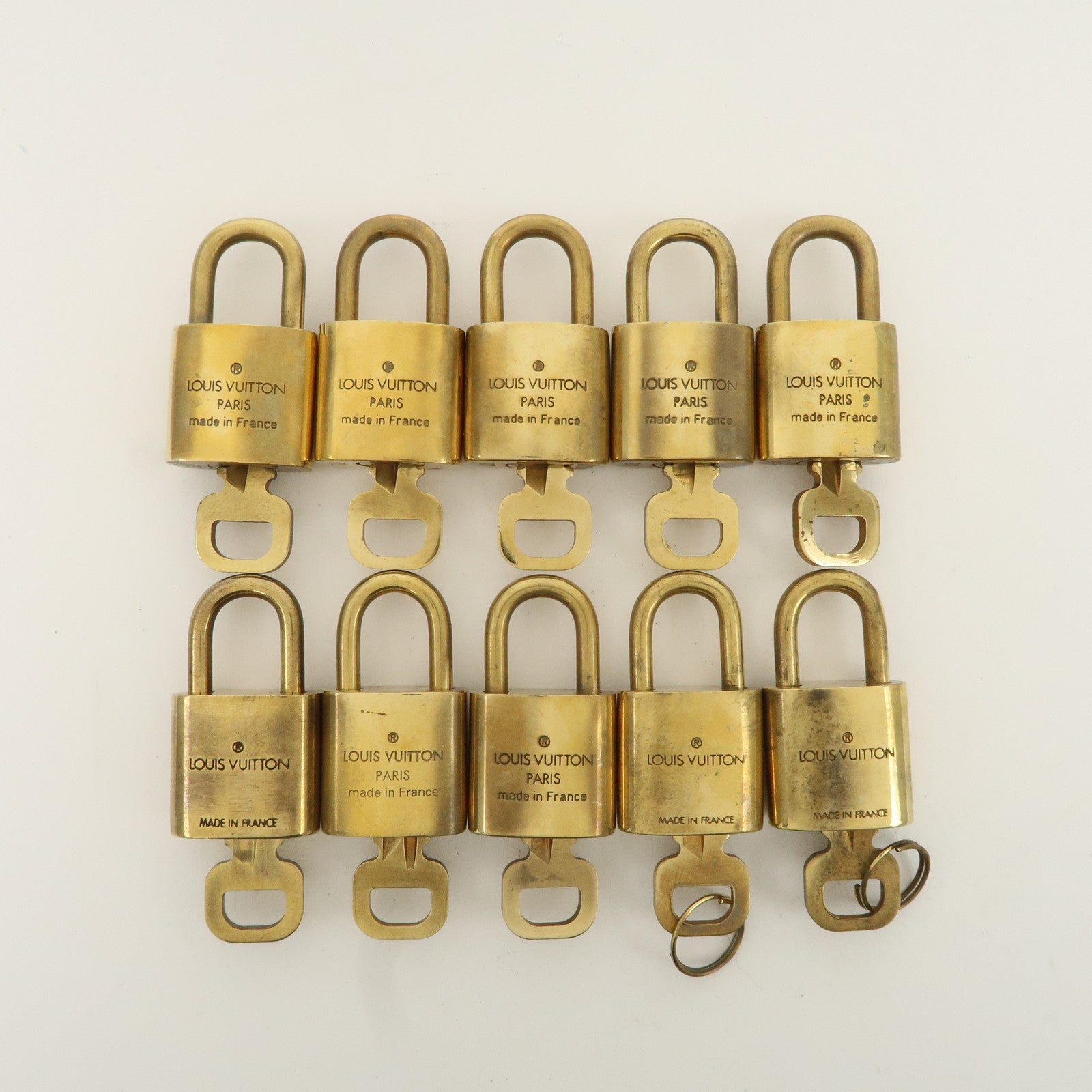 Louis Vuitton Set of 10 Lock 
Key Cadena Key Lock Metal Gold Used