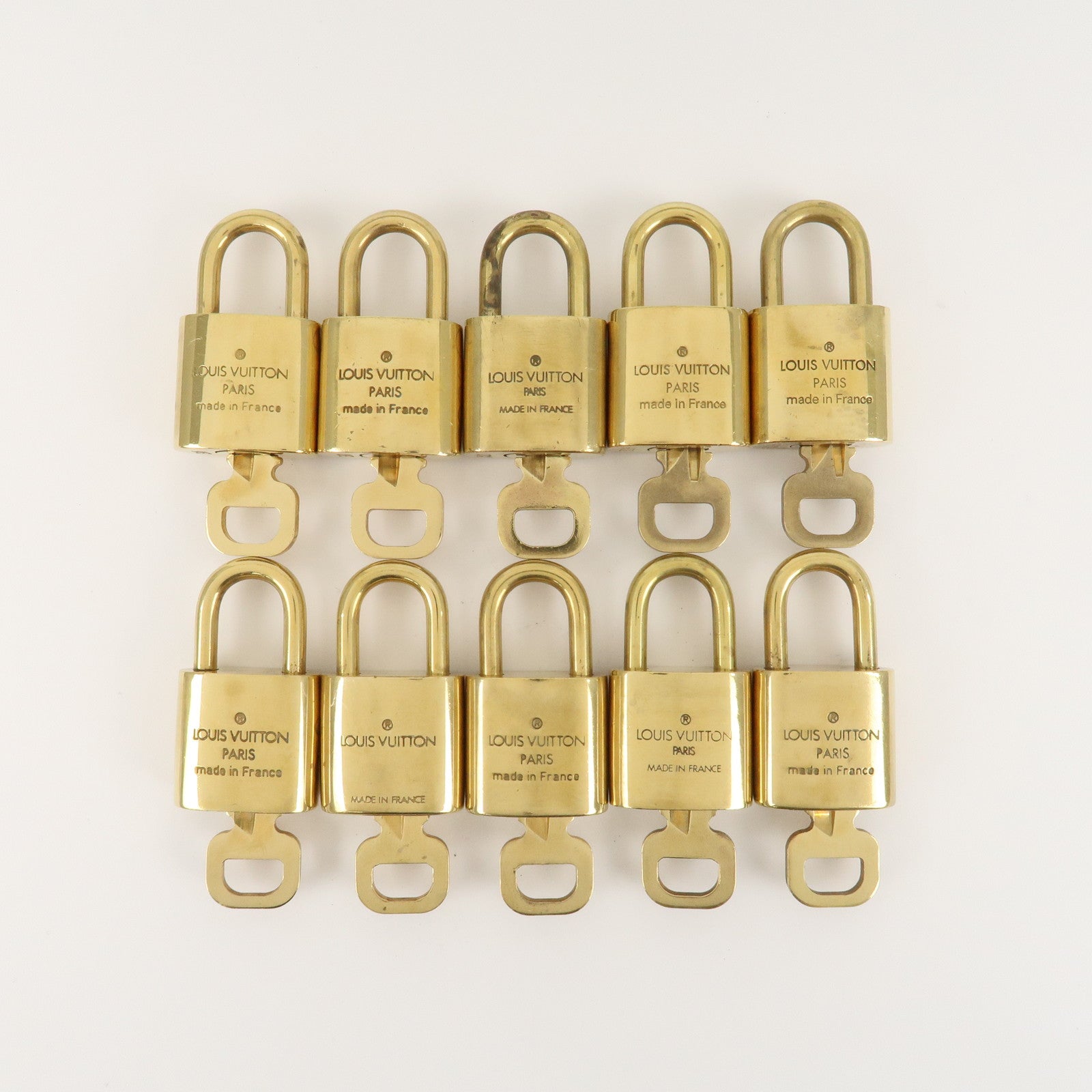 Louis Vuitton Set of 10 Lock 
Key Cadena Key Lock Metal Gold Used