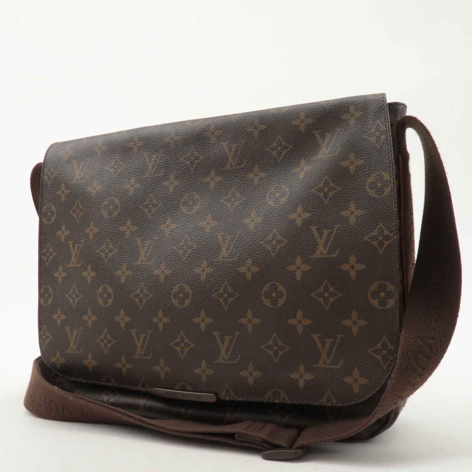 Louis Vuitton Monogram Messenger MM Beaubourg M97038