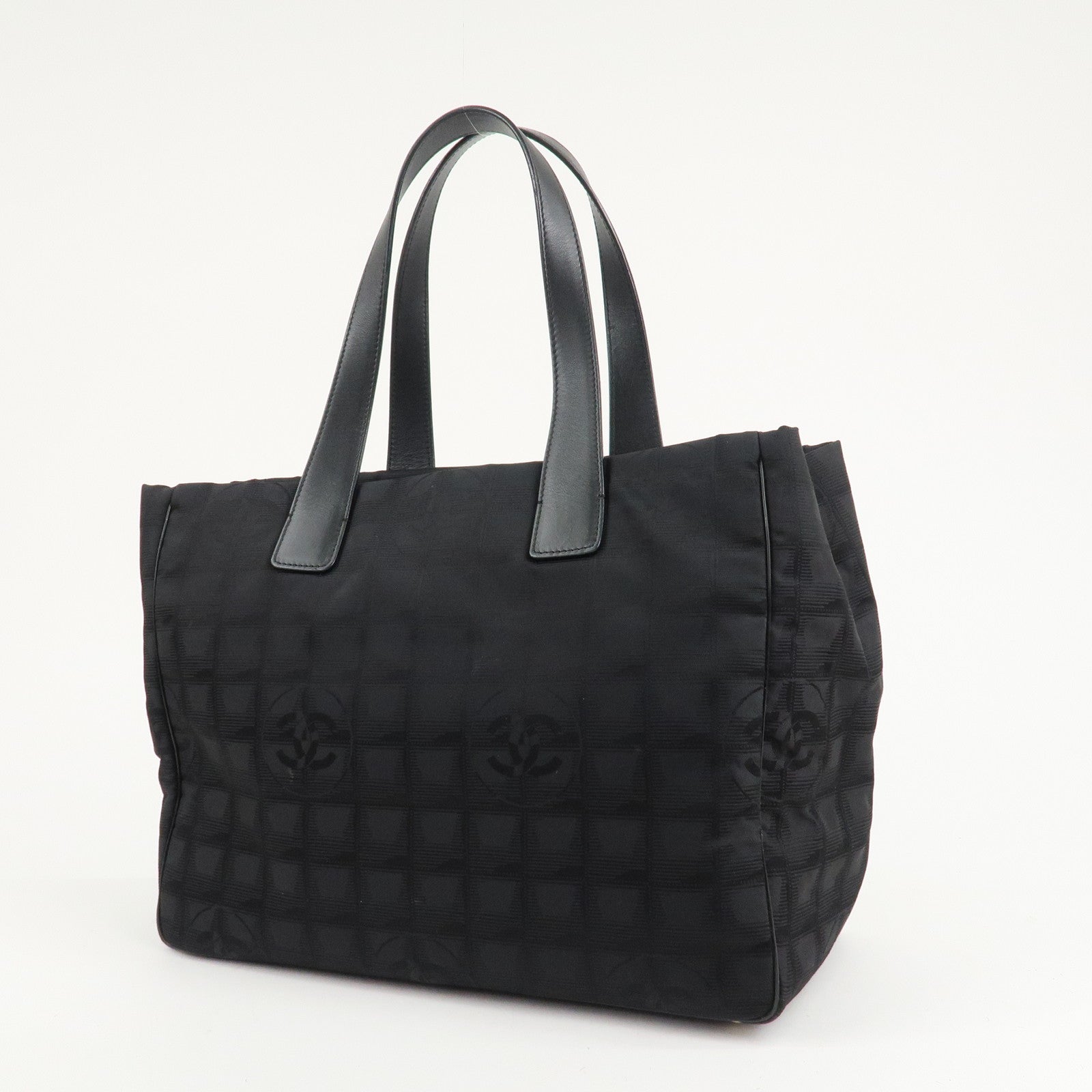 CHANEL New Travel Line Nylon Jacquard Leather Tote MM Black A15991