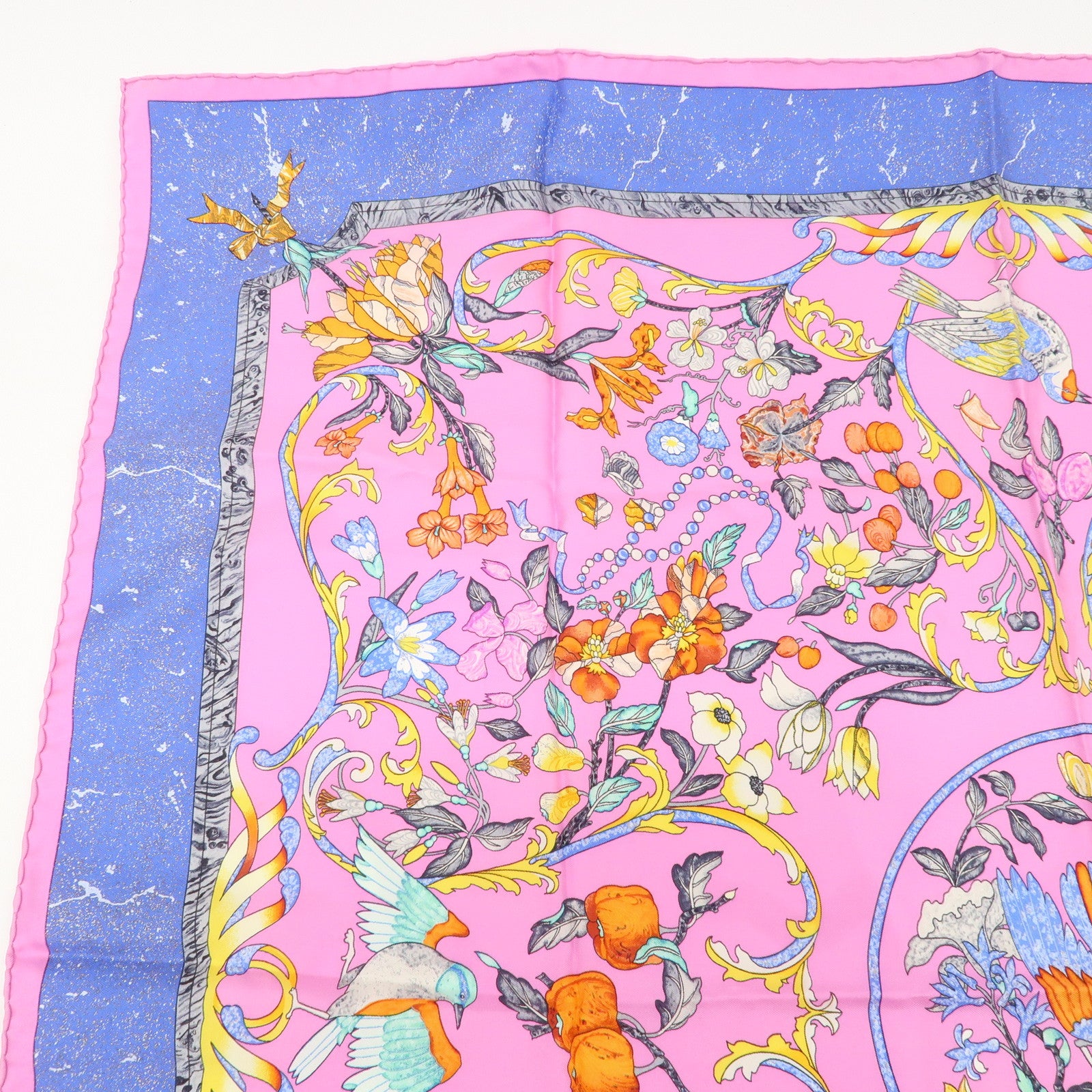 HERMES 100% Silk Carre 90 PIERRES d
 ORIENT et d
 OCCIDENT Pink Used