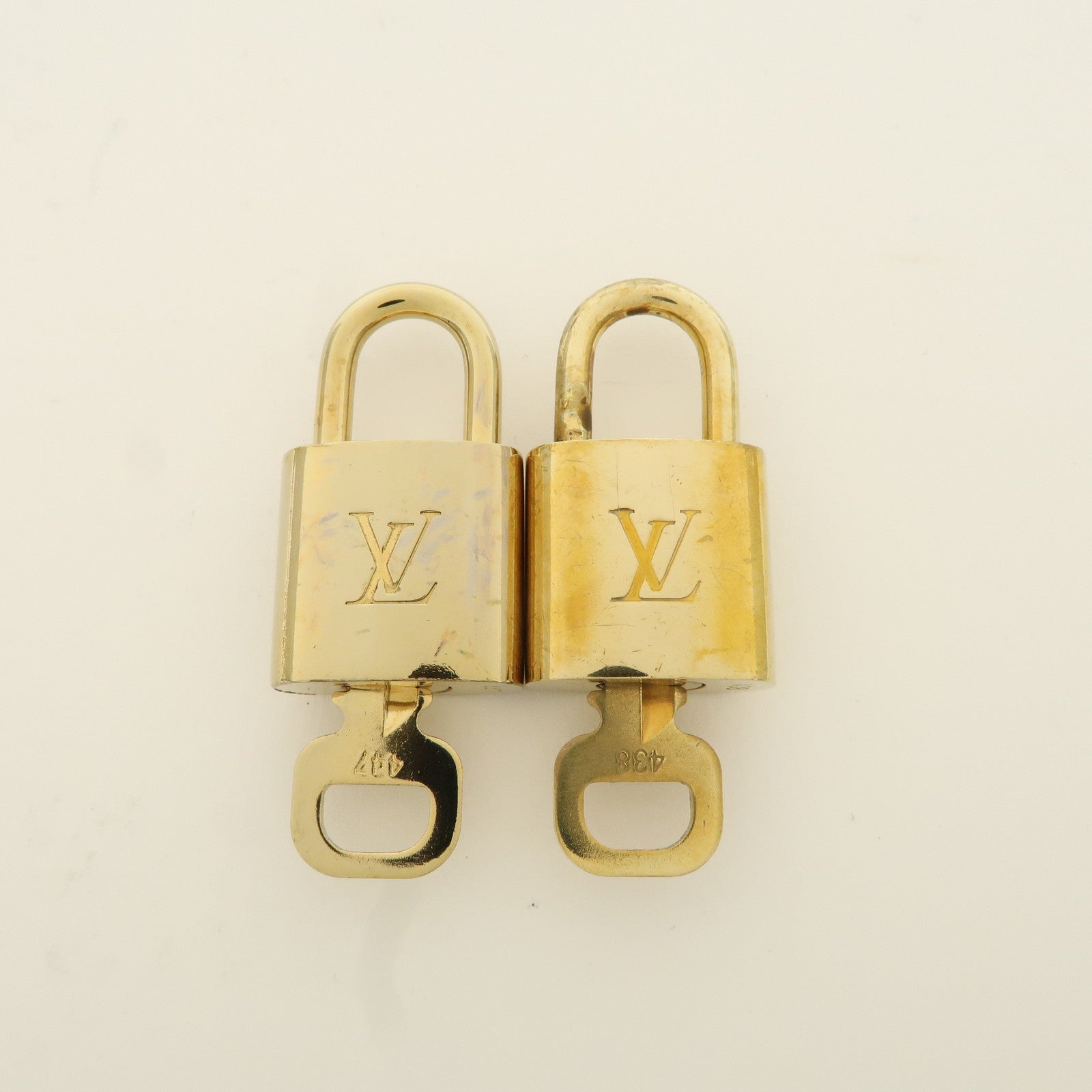 Louis Vuitton Set of 10 Lock 
Key Cadena Key Lock Metal Gold Used