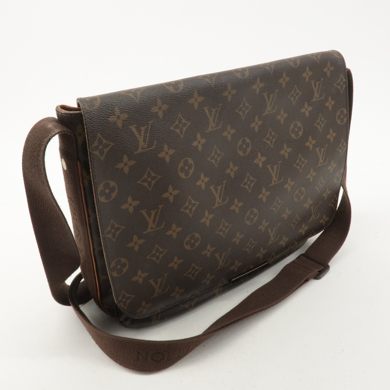 Louis Vuitton Monogram Messenger MM Beaubourg M97038