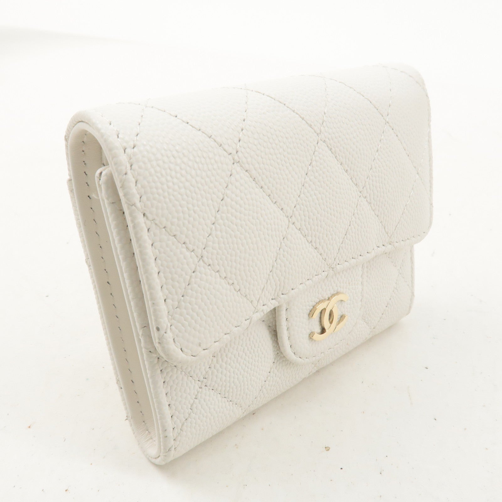 CHANEL Matelasse Caviar Skin Compact Wallet White A84029