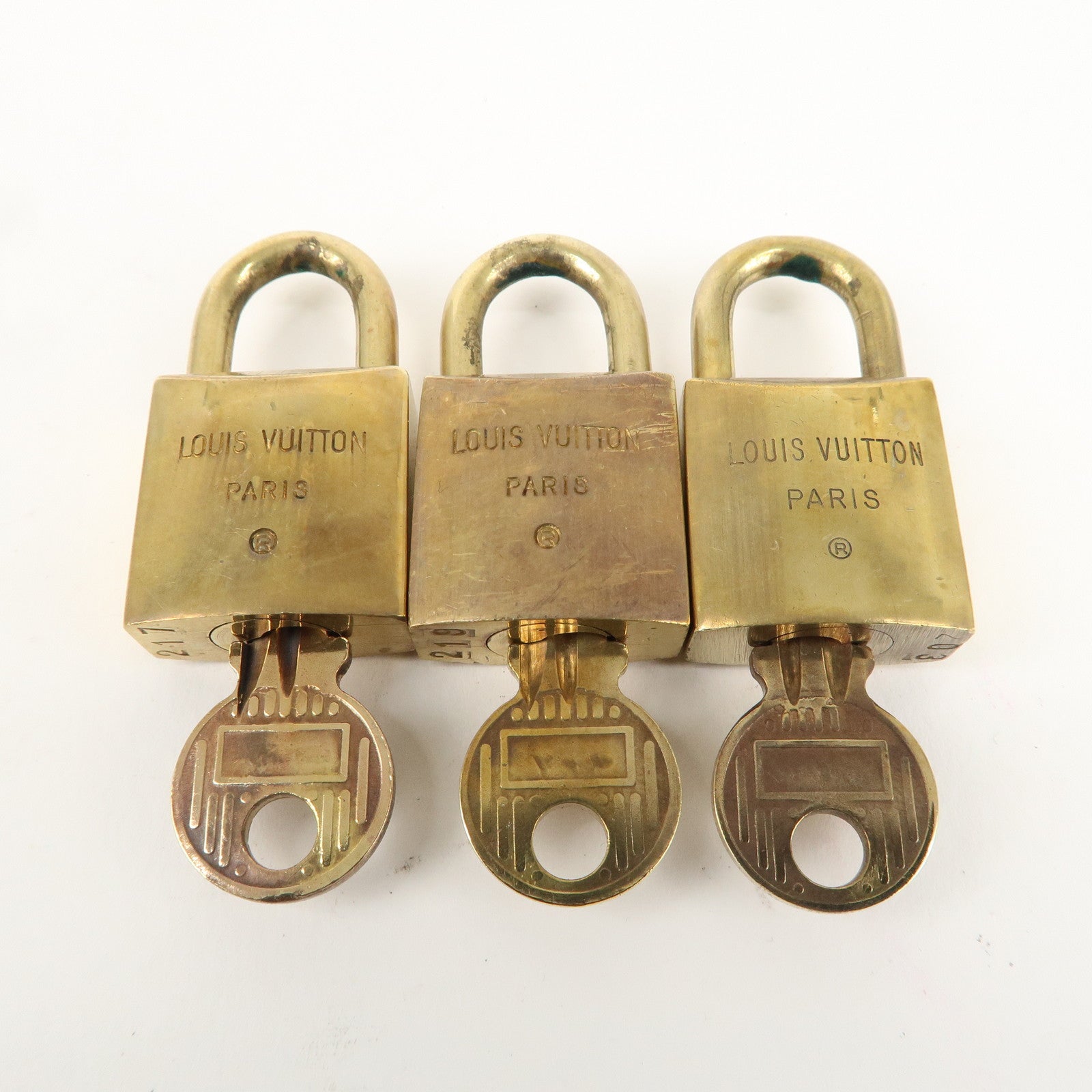 Louis Vuitton Set of 10 Lock 
Key Cadena Key Lock Gold