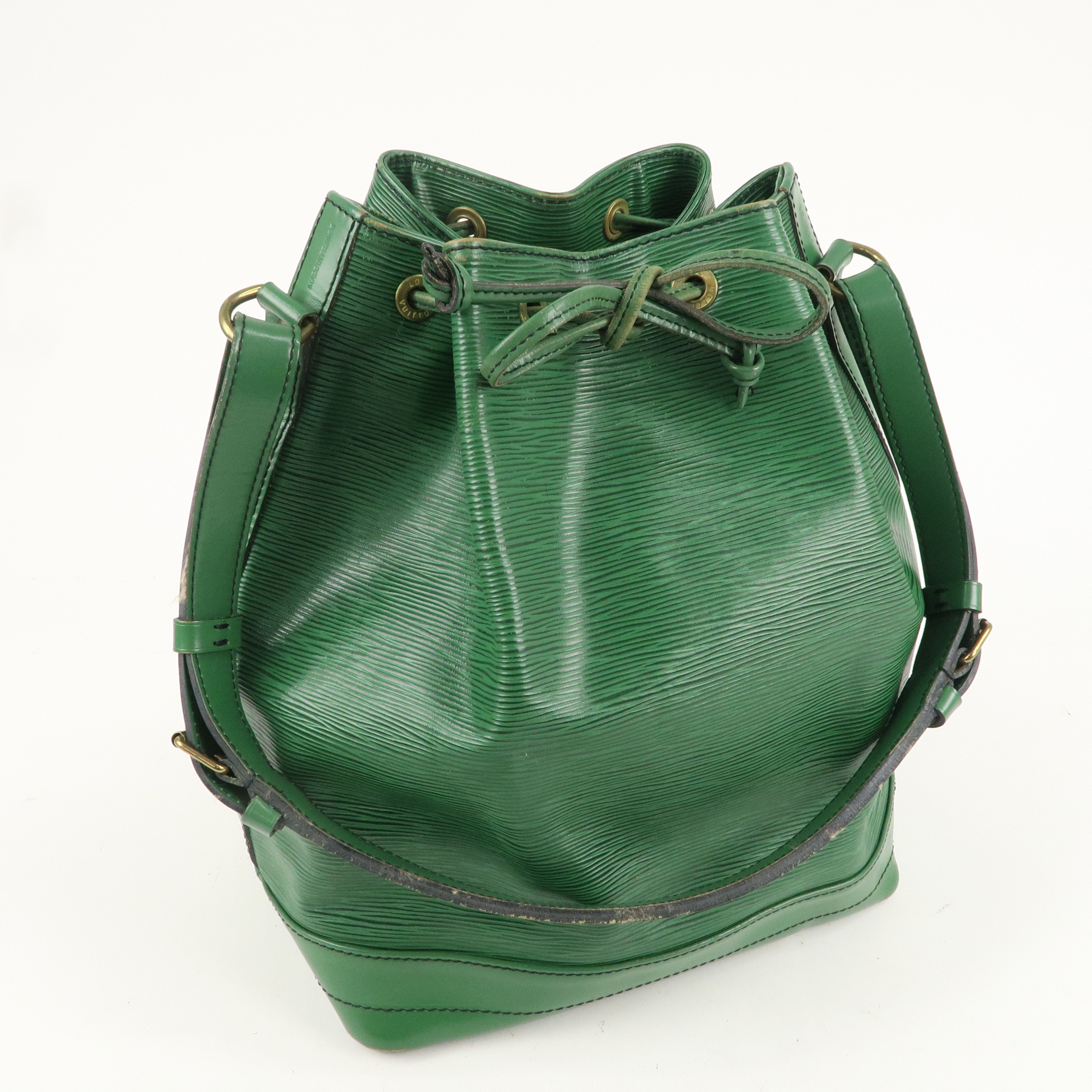 Louis Vuitton Epi Leather Noe Shoulder Bag Borneo Green M44004