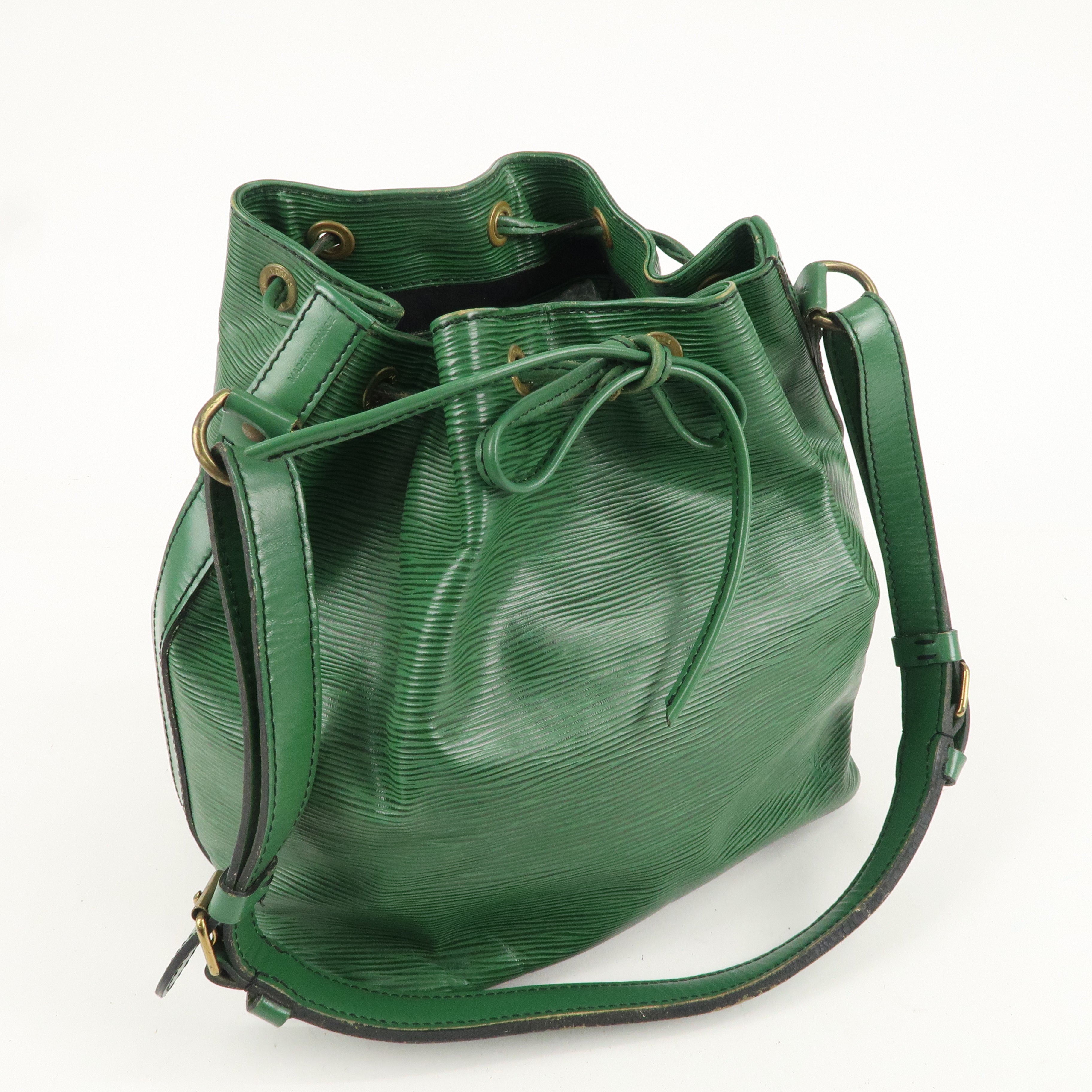 Louis Vuitton Epi Petit Noe Leather Shoulder Bag Green M44104