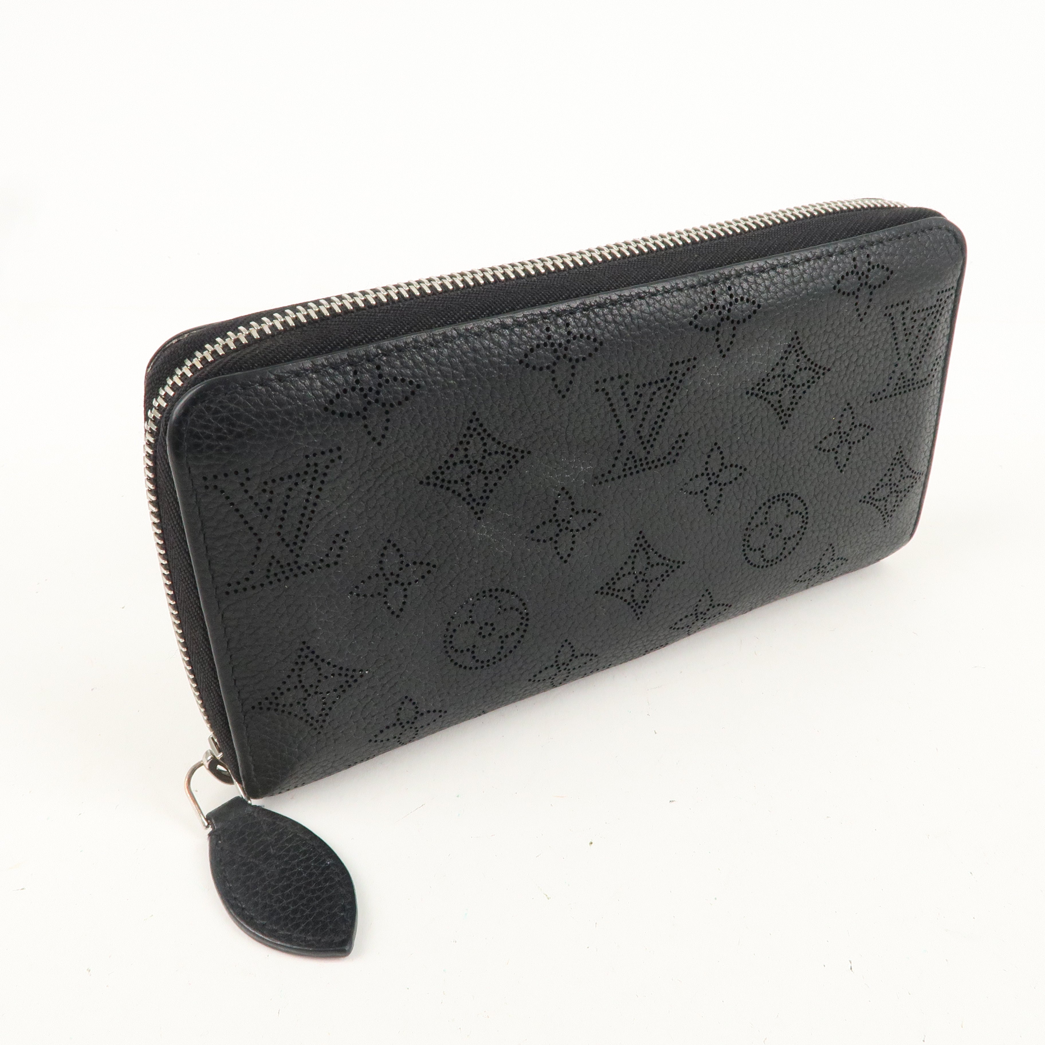 Louis Vuitton Monogram Mahina Zippy Wallet Noir M61867