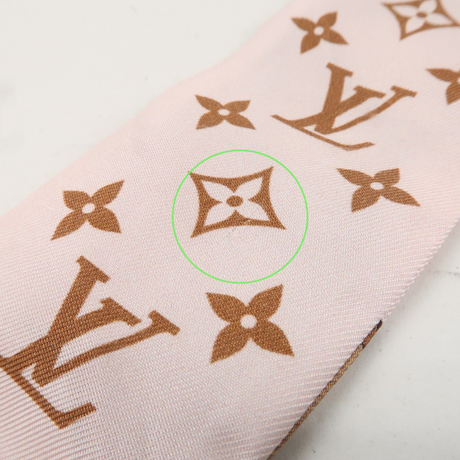 Louis Vuitton Monogram Bandeau BB LV Duality 100% Silk Scarf Pink