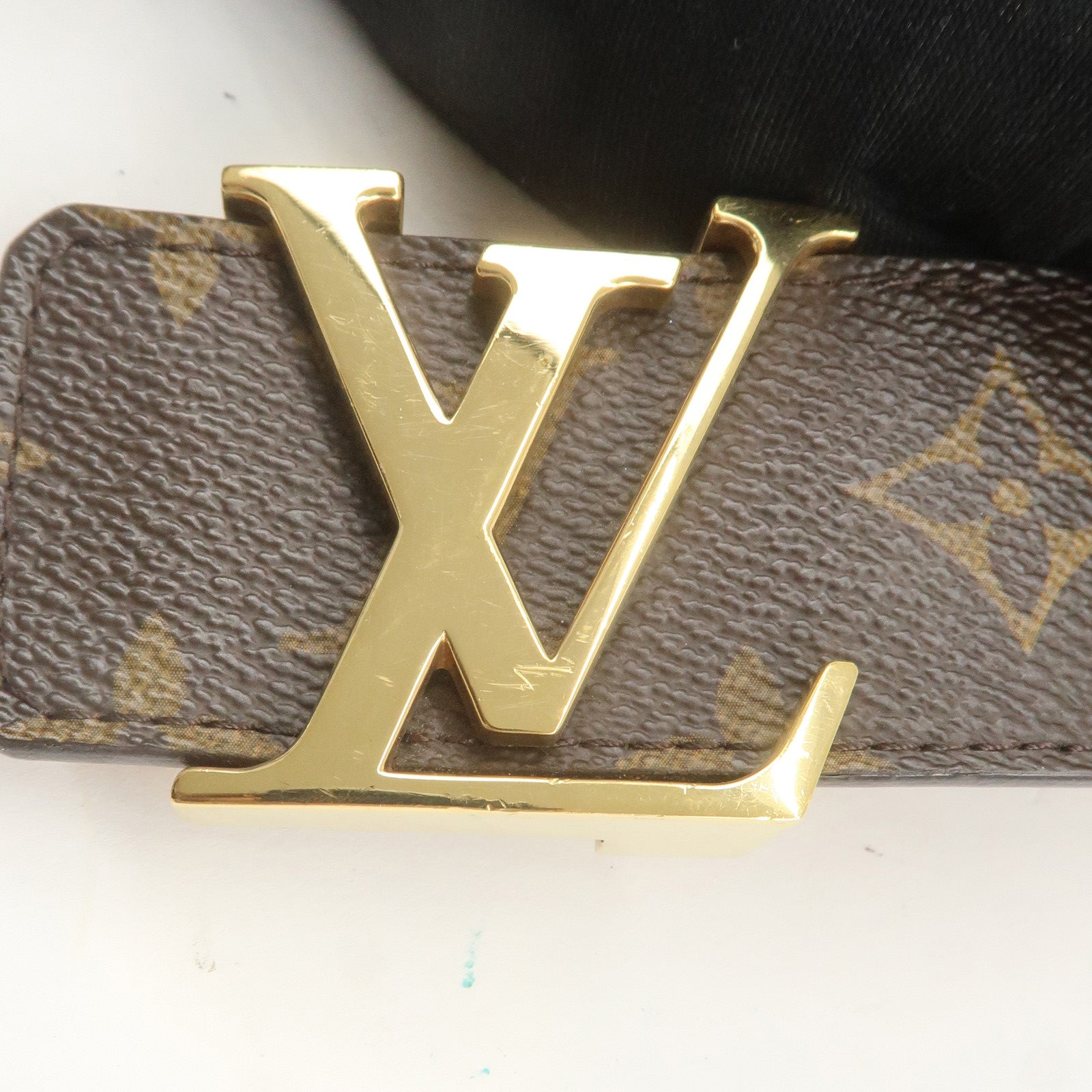 Louis Vuitton Monogram Suntulle LV Initial 25mm 85/34 M9781