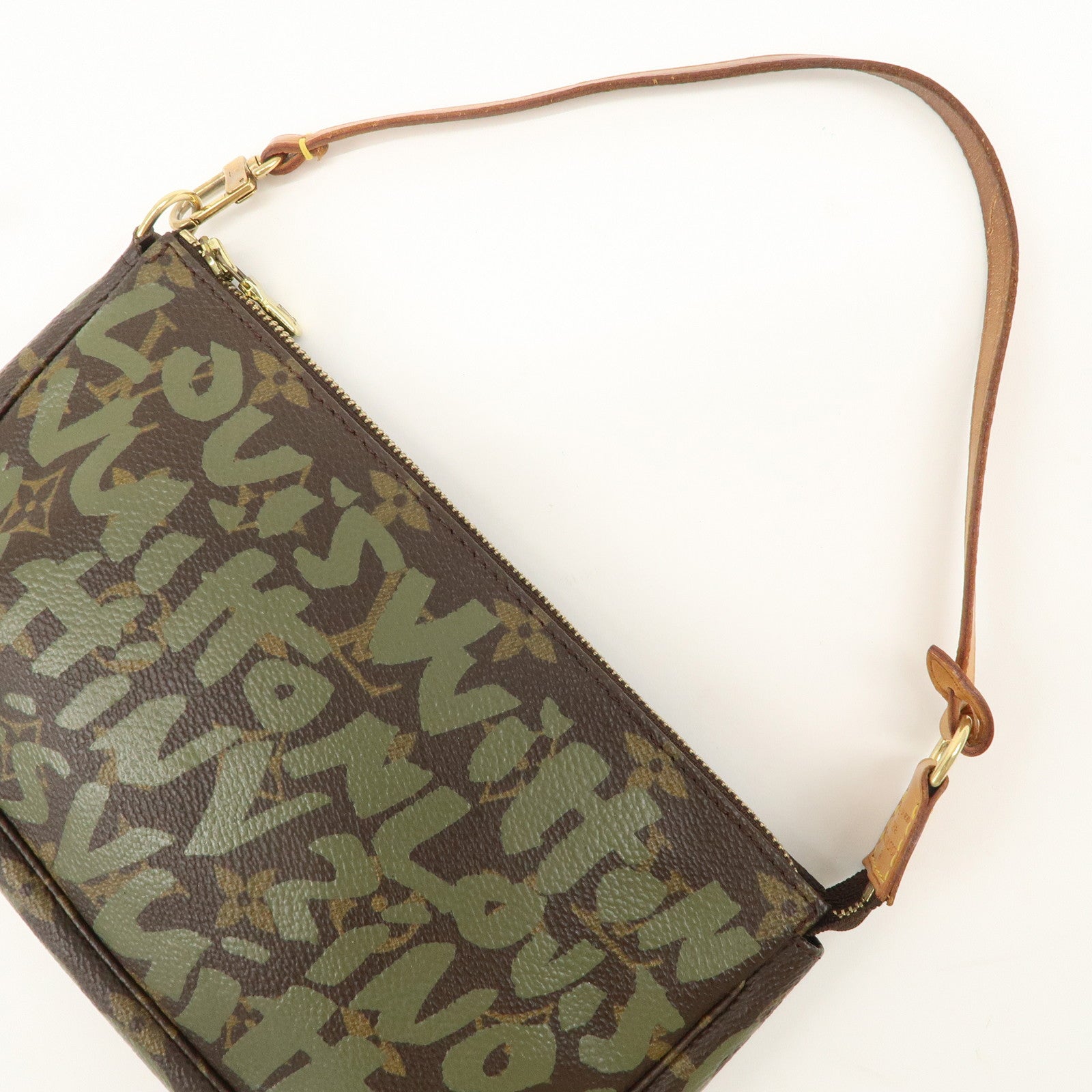 Louis Vuitton Monogram Graffiti Pochette Accessoires M92191