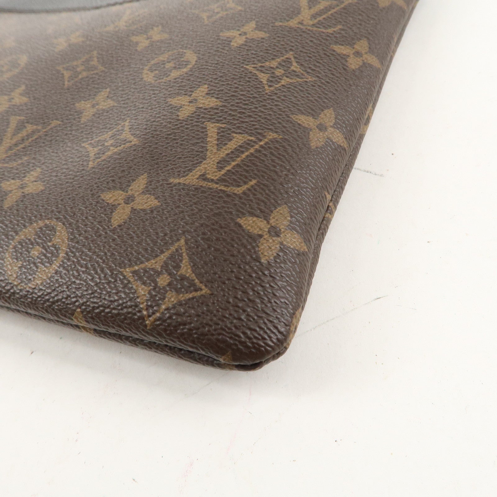 Louis Vuitton Monogram Daily Pouch Clutch Bag Noir Brown M62048