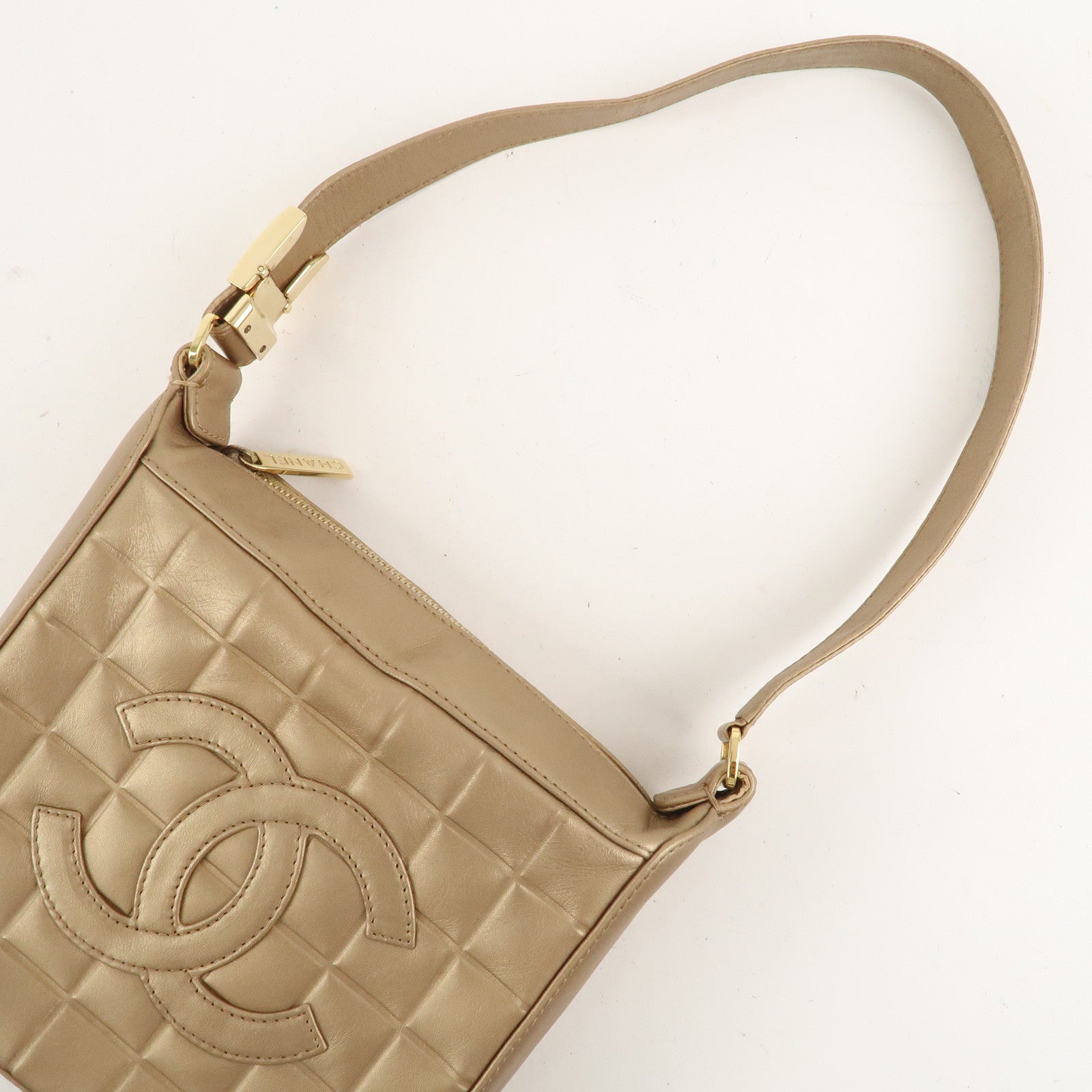 CHANEL Chocolate Bar Lamb Skin Shoulder bag Gold