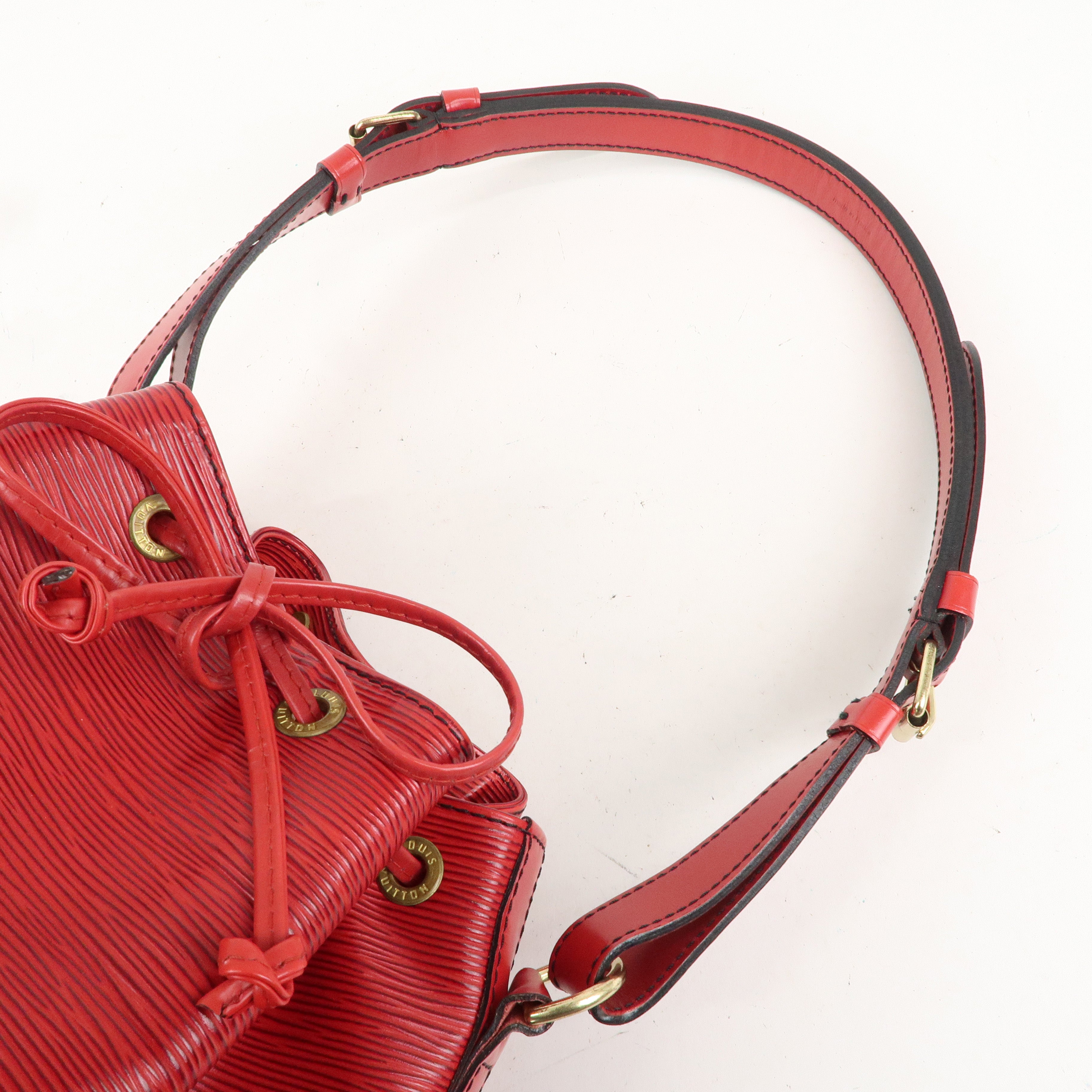 Louis Vuitton Epi Petit Noe Shoulder Bag Castilian Red M44107