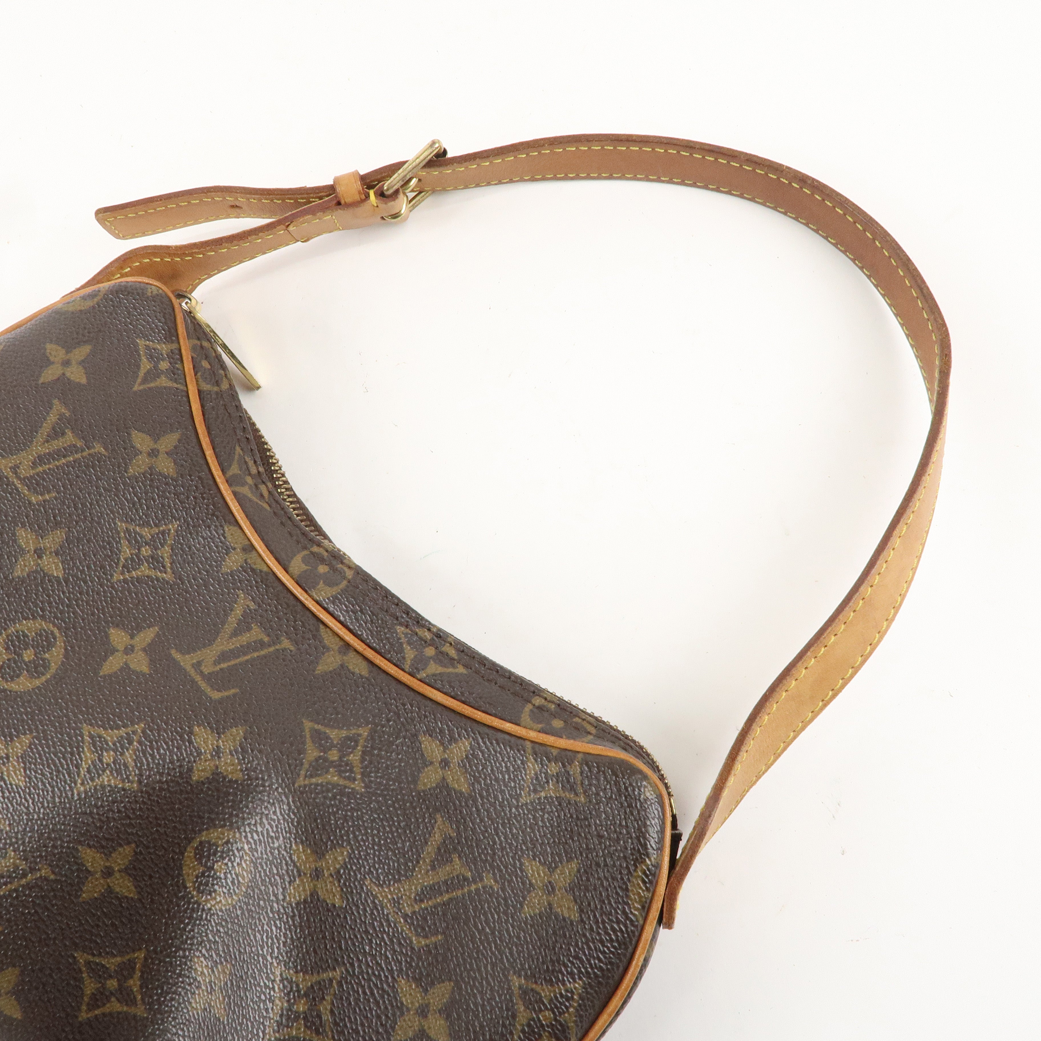 Louis Vuitton Monogram Pochette Croissant Shoulder Bag M51510