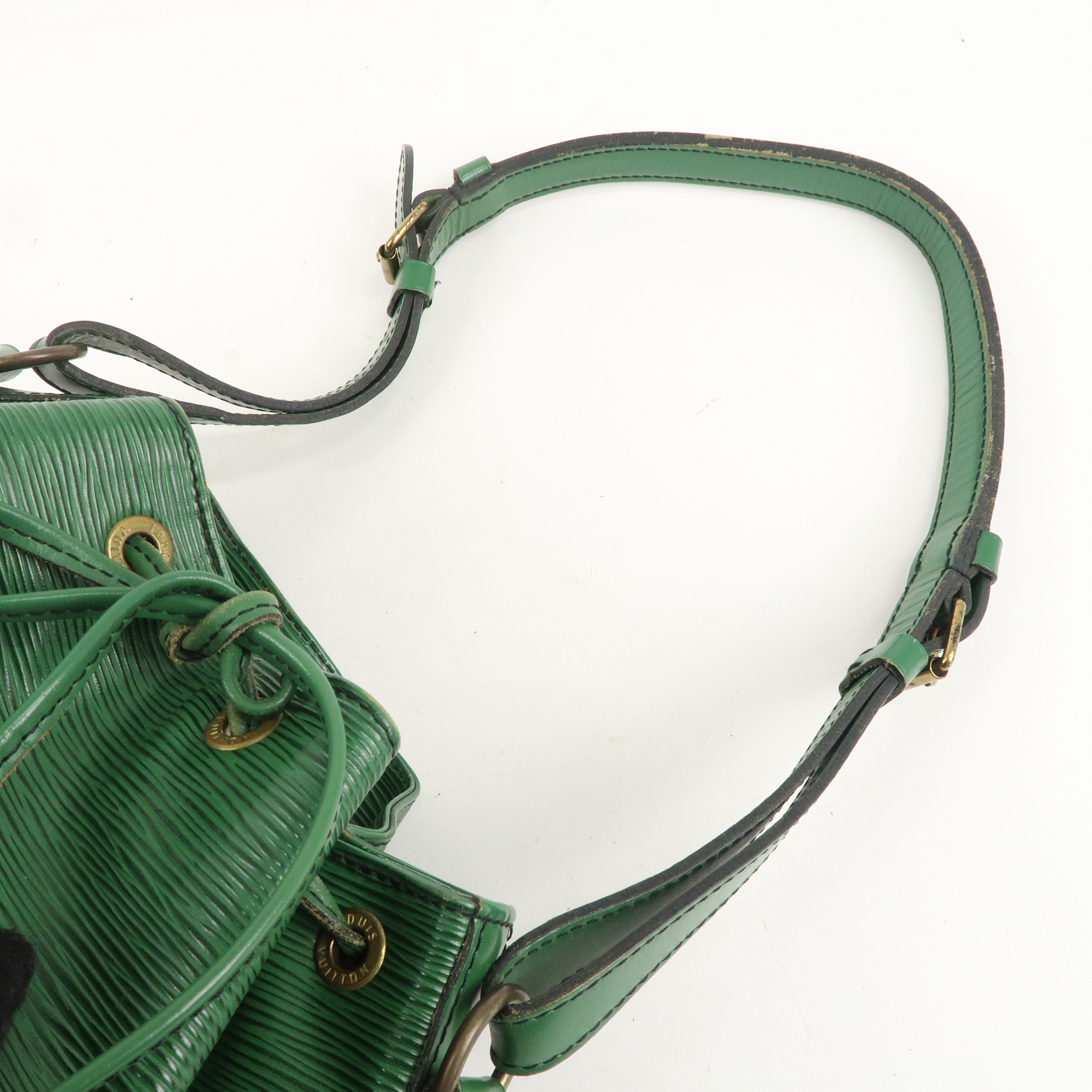 Louis Vuitton Epi Petit Noe Leather Shoulder Bag Green M44104