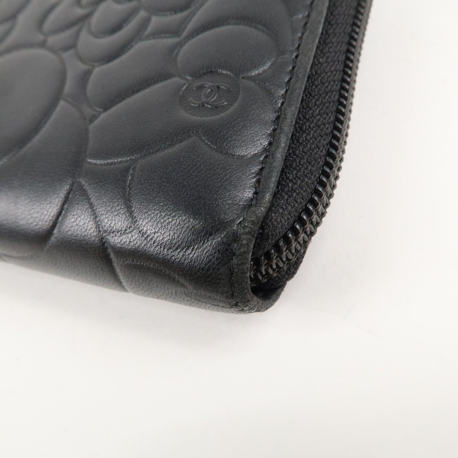 CHANEL Camellia Lamb Skin Zippy Round Long Wallet Black