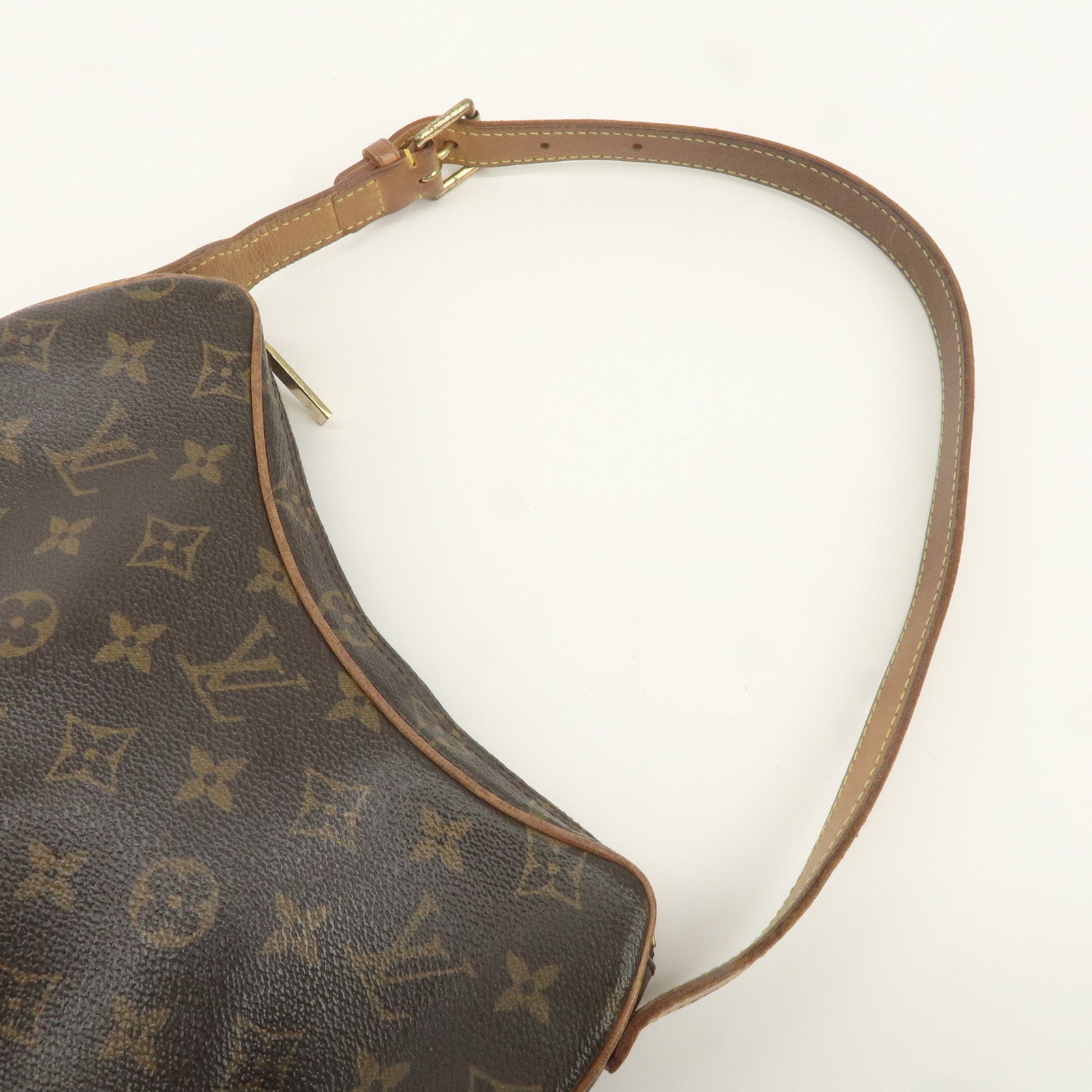 Louis Vuitton Monogram Pochette Croissant Shoulder Bag M51510