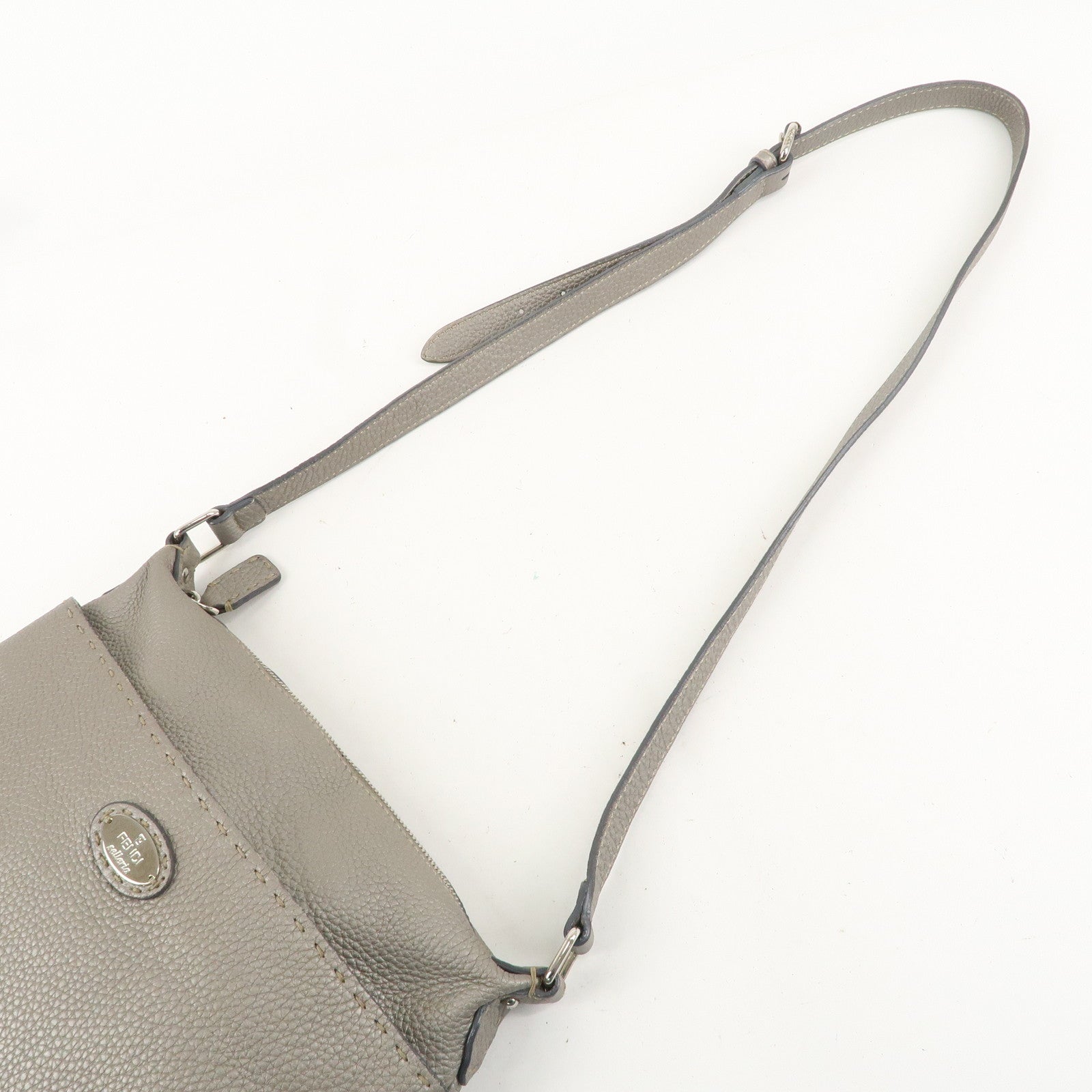 FENDI Selleria Leather Shoulder Bag Crossbody Bag Silver 8BT200