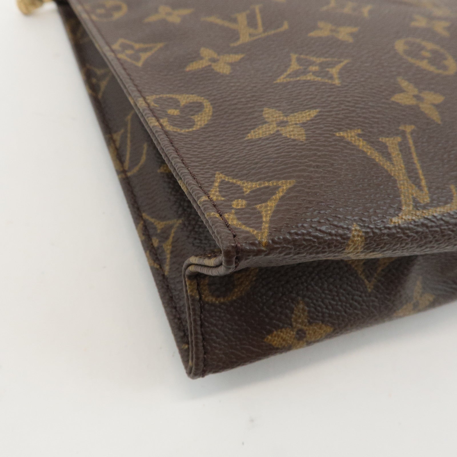 Louis Vuitton Monogram Poche Toilette 26 Clutch Bag M47542