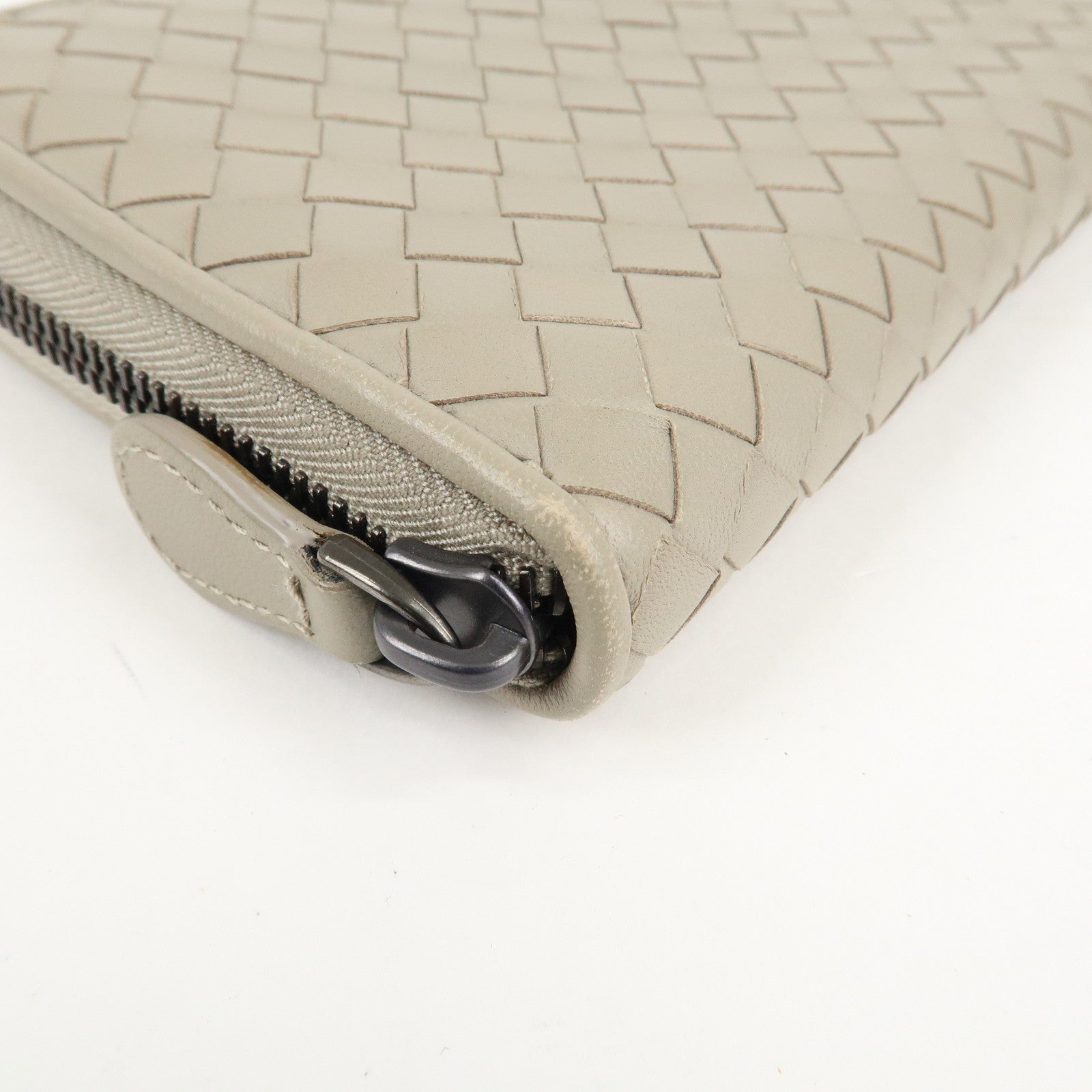 BOTTEGA VENETA Intrecciato Leather Round Zipper Long Wallet Gray