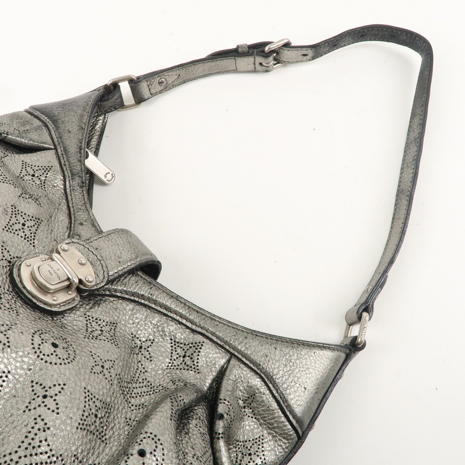 Louis Vuitton Monogram Mahina XS Shoulder Bag Argent M95718