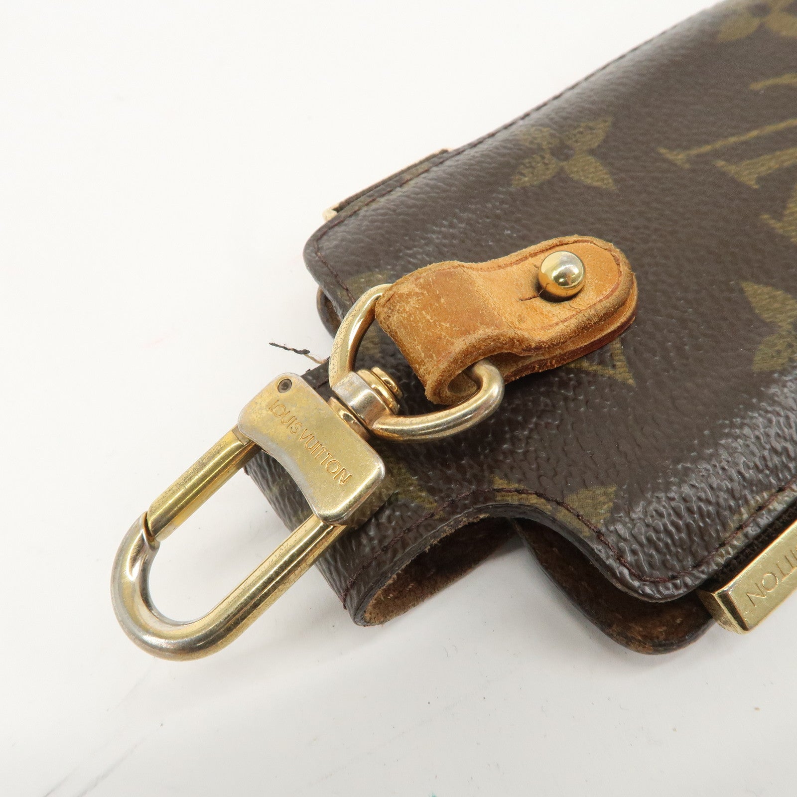 Louis Vuitton Monogram Etui Telephone International PM M63064