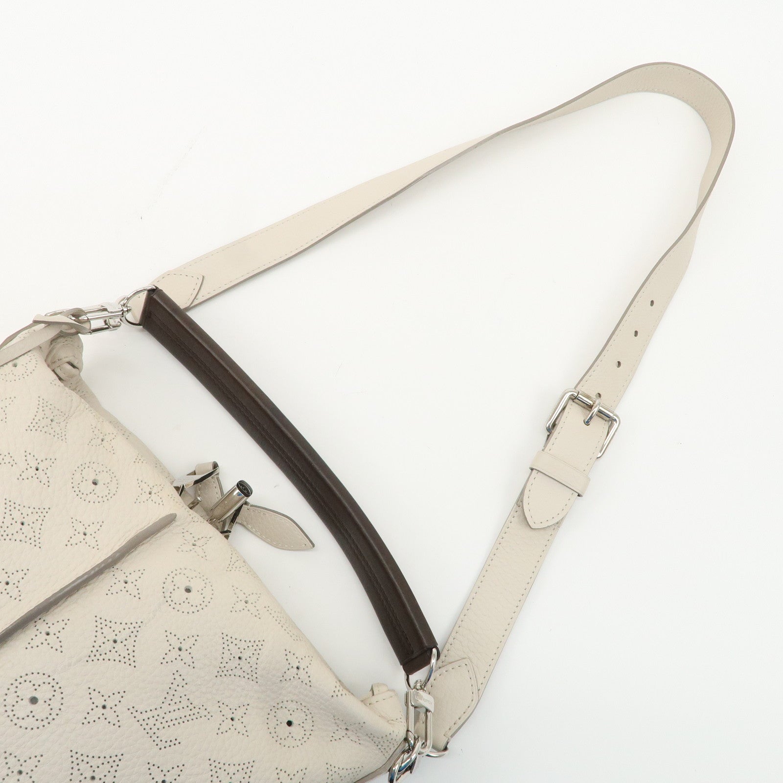 Louis Vuitton Monogram Mahina Selene PM Shoulder Bag Blanc M94275