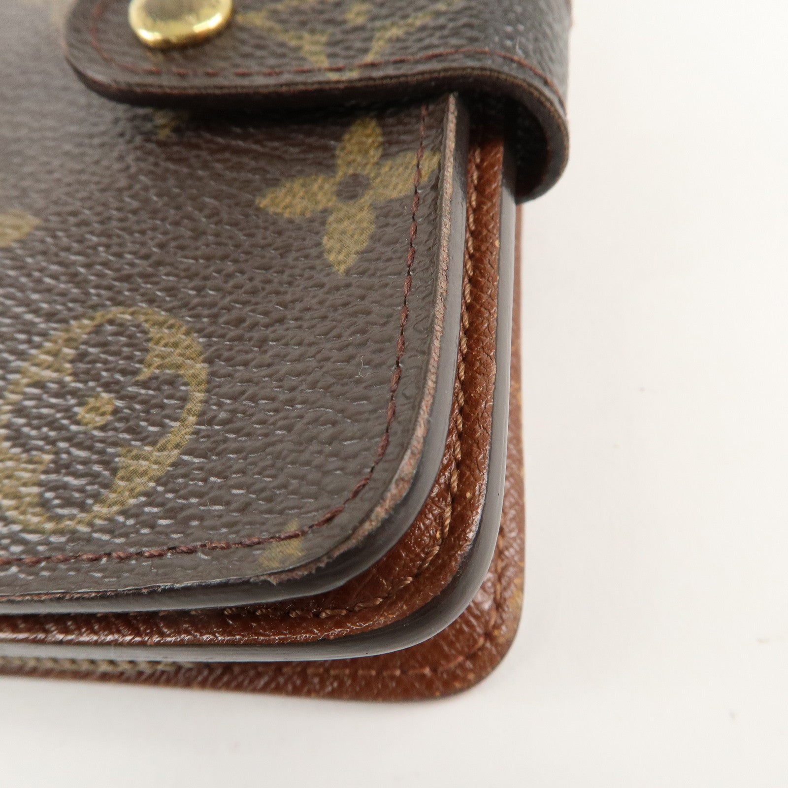 Louis Vuitton Monogram Compact Zip Small Wallet M61667