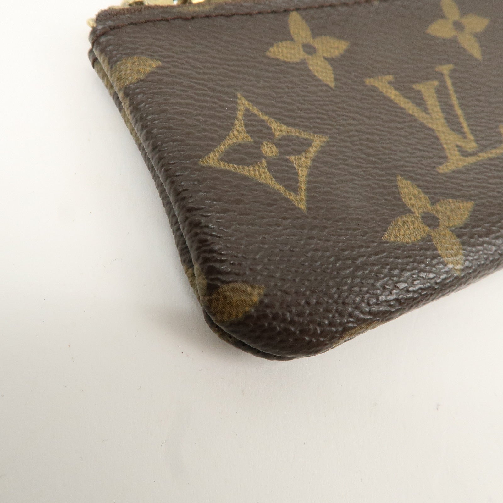 Louis Vuitton Monogram Pochette Cles Coin 
Key Case M62650 Used