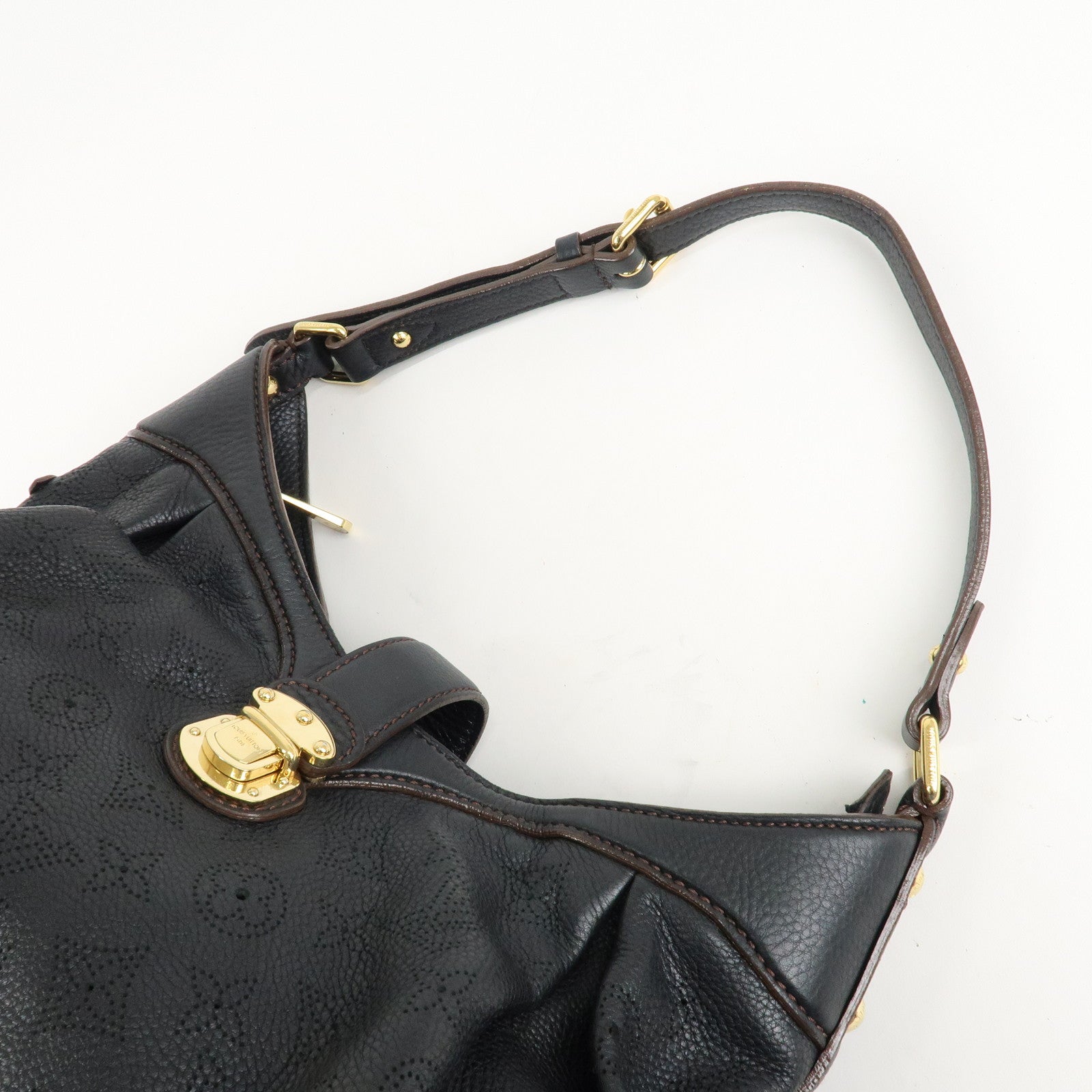 Louis Vuitton Monogram Mahina XS Shoulder Bag Black M95660 Used