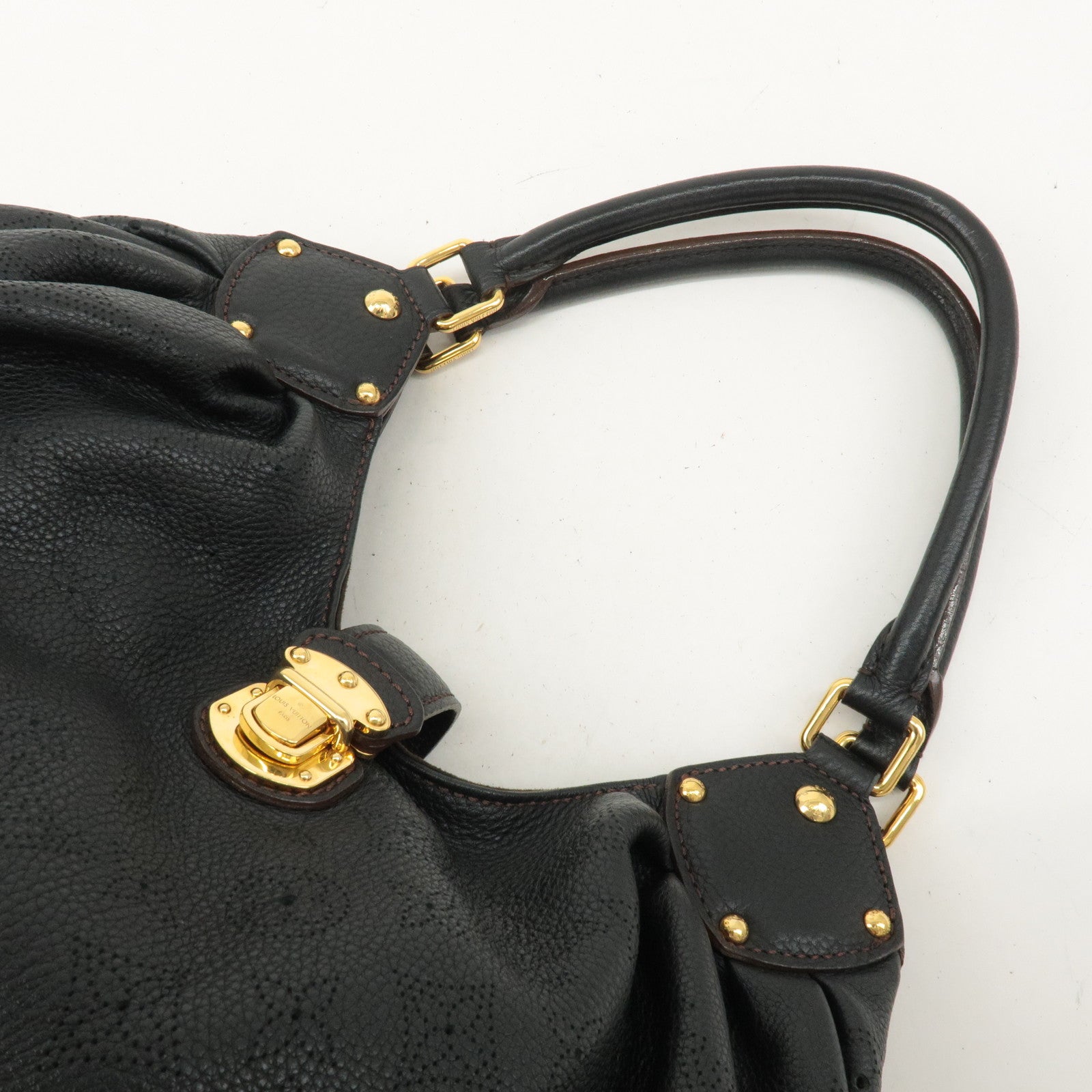 Louis Vuitton Monogram Mahina Size L Shoulder Bag Noir M95765