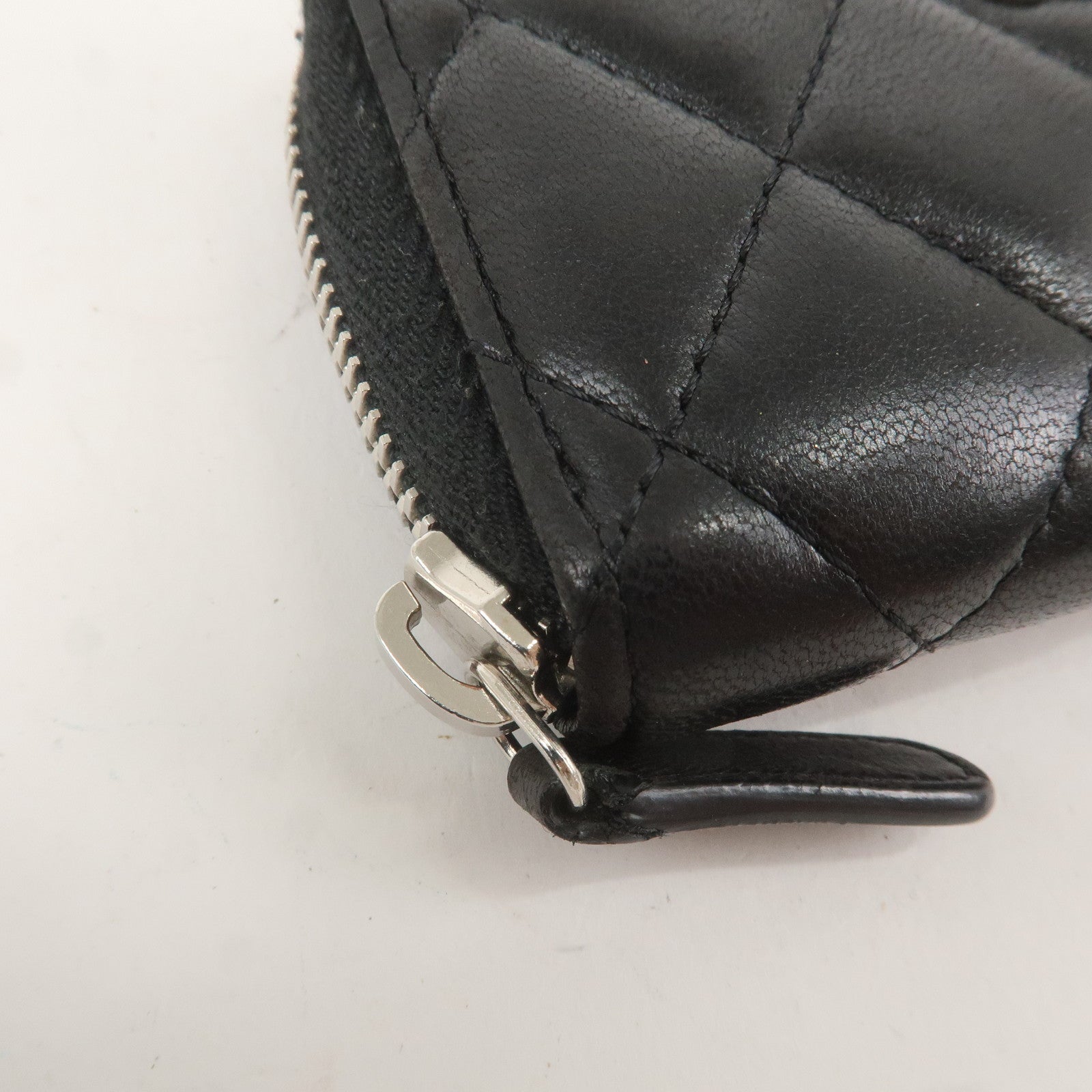 CHANEL Matelasse Lamb Skin Round Zipper Coin Case Black A69271