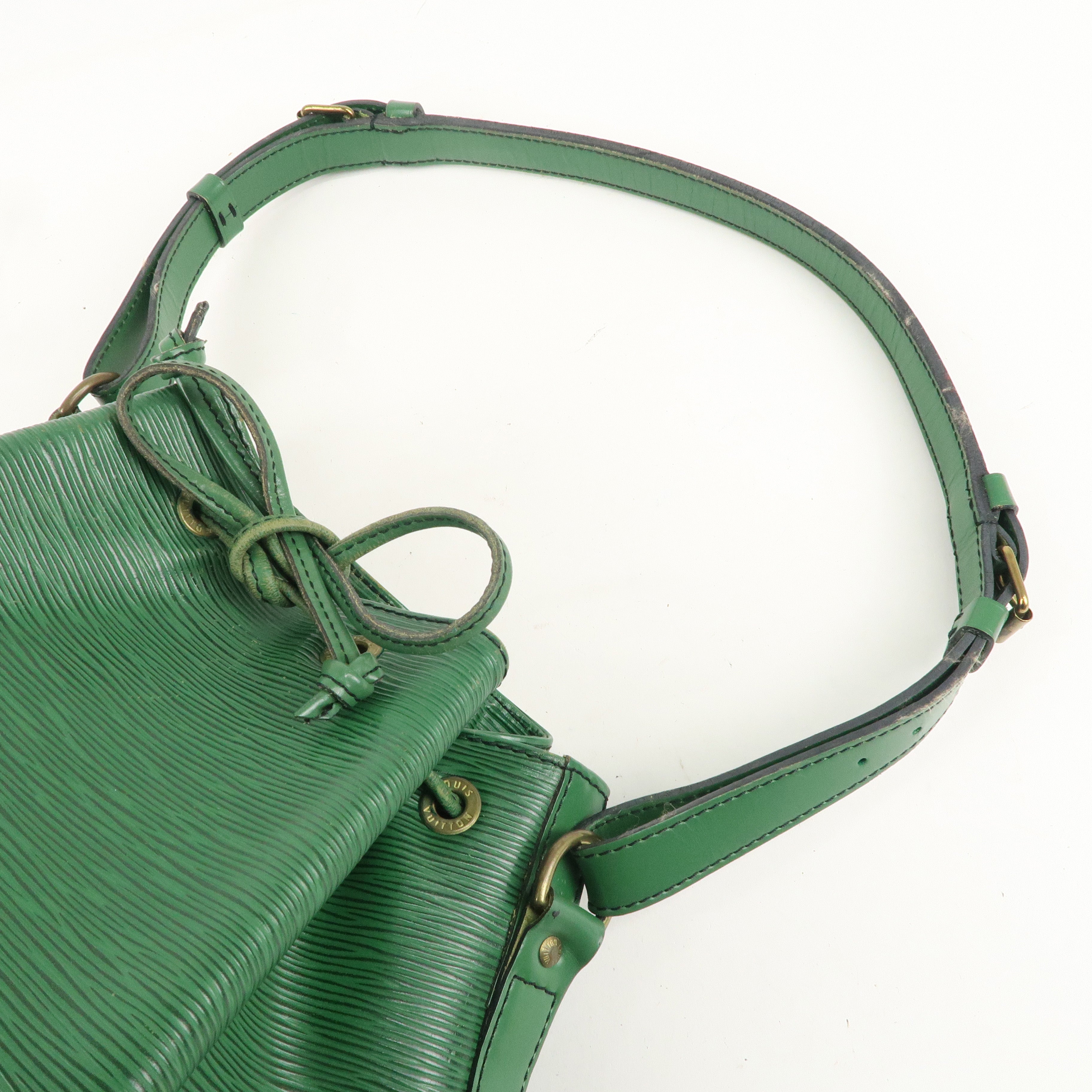 Louis Vuitton Epi Leather Noe Shoulder Bag Borneo Green M44004