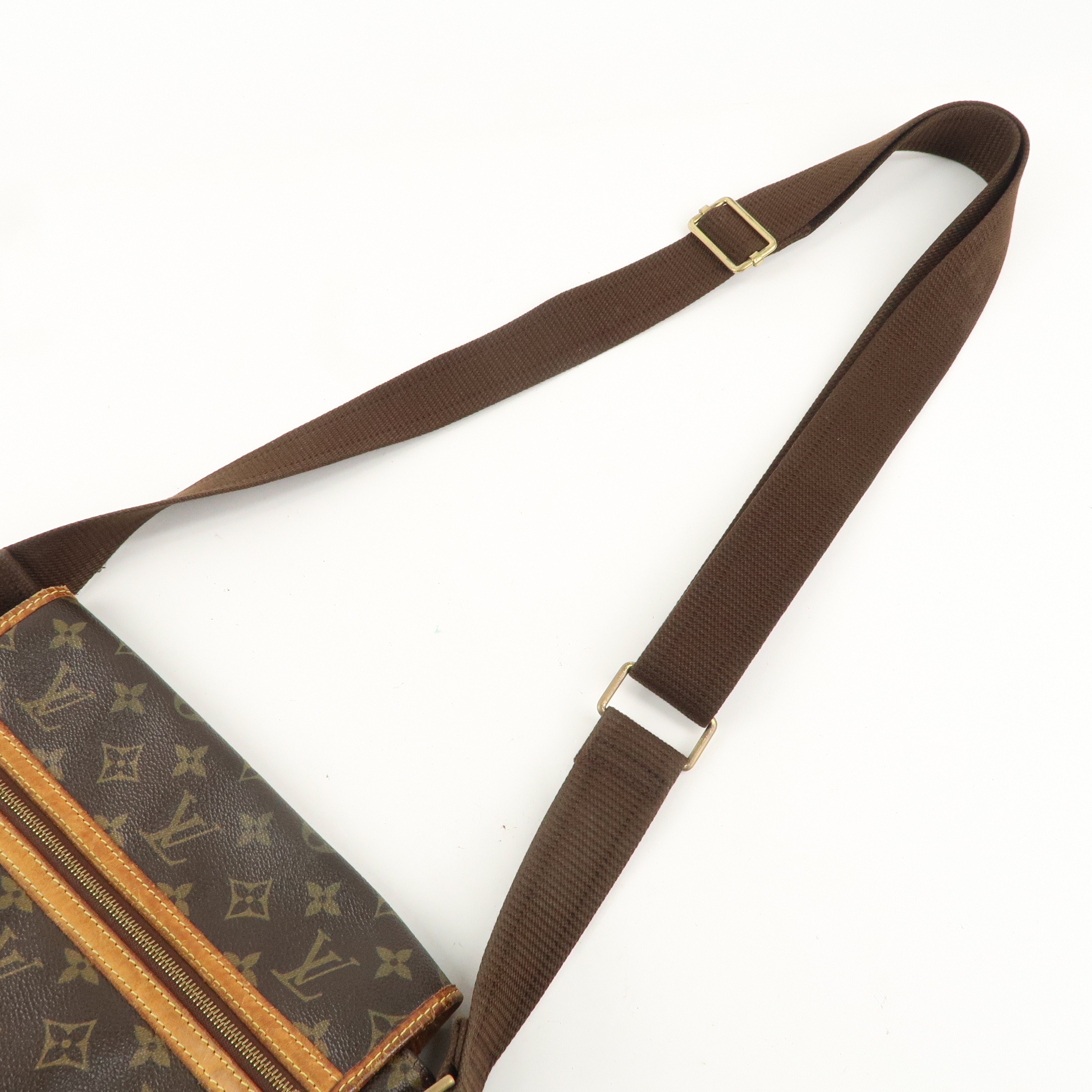 Louis Vuitton Monogram Messenger Bosphore PM Shoulder Bag M40106