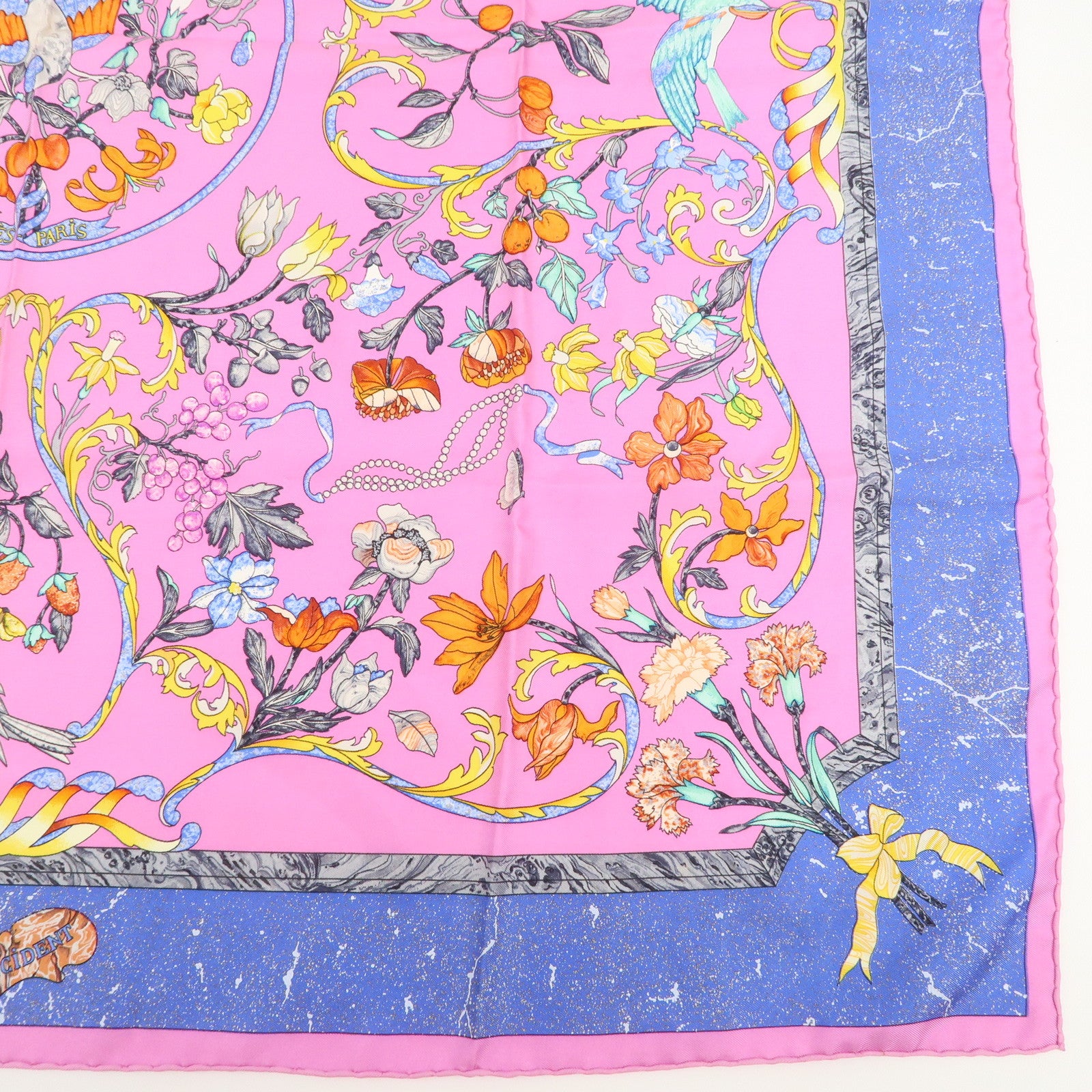 HERMES 100% Silk Carre 90 PIERRES d
 ORIENT et d
 OCCIDENT Pink Used