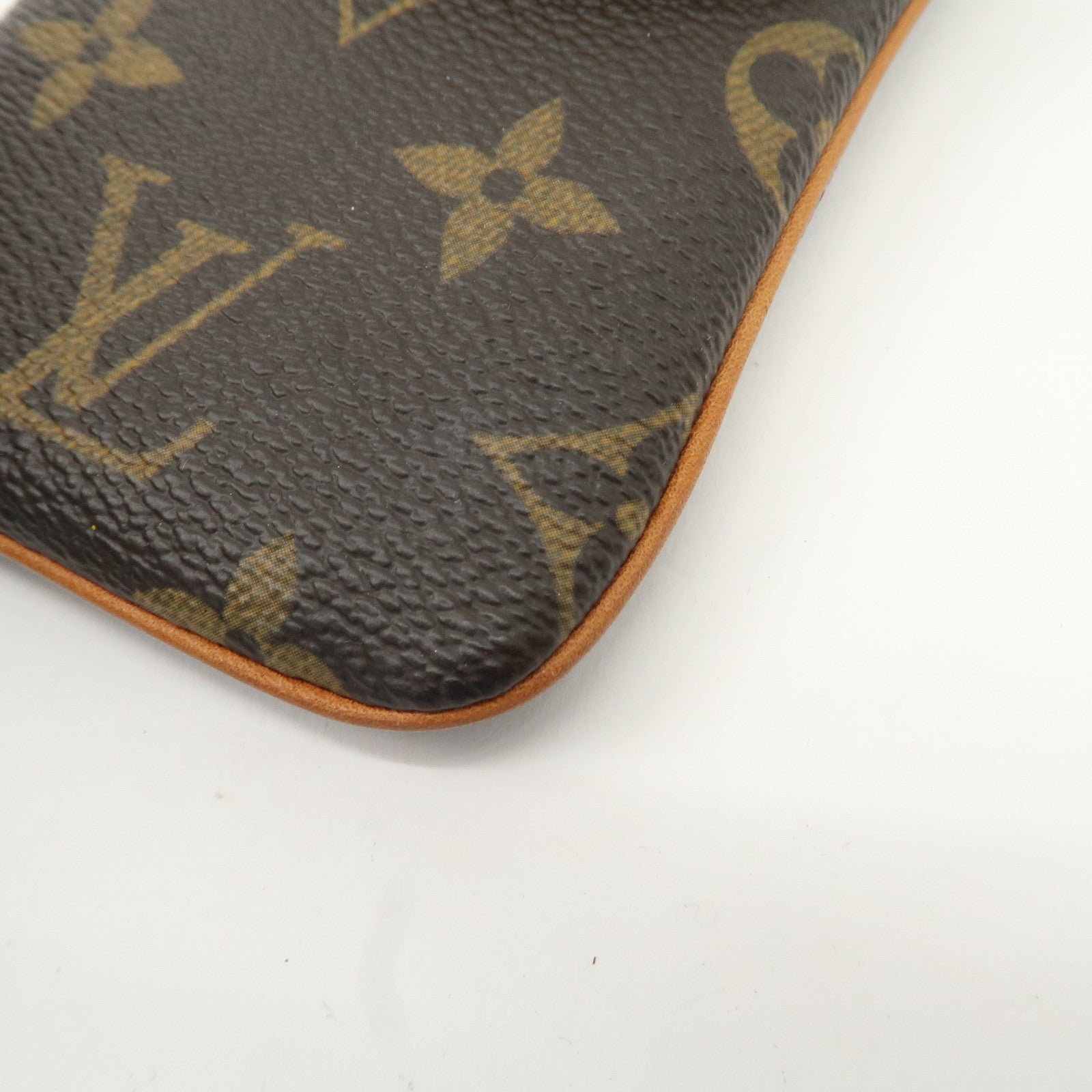 Louis Vuitton Monogram Etui Telefonne MM Brown M66546 Used