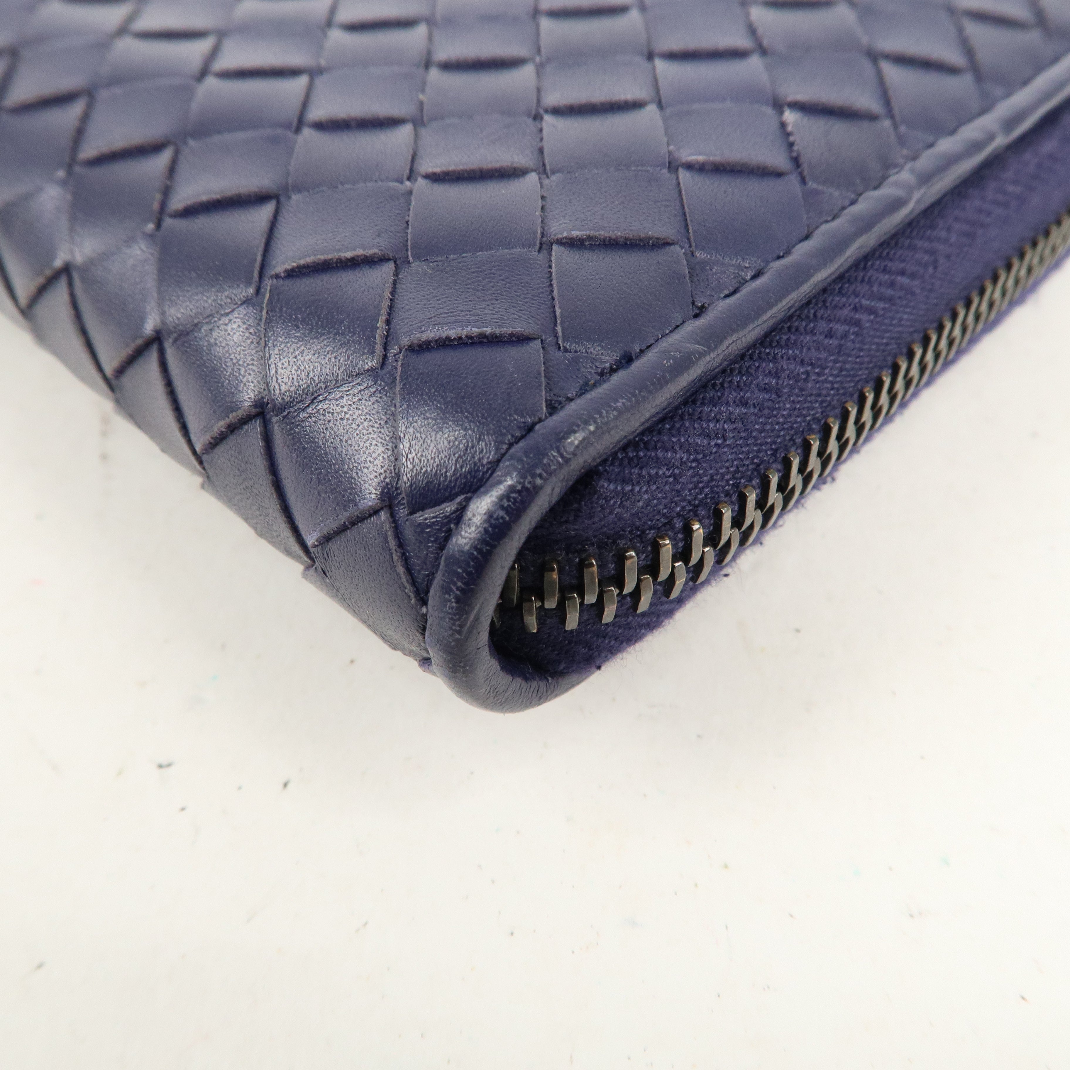 BOTTEGA VENETA Intrecciato Leather Round Zipper Long Wallet