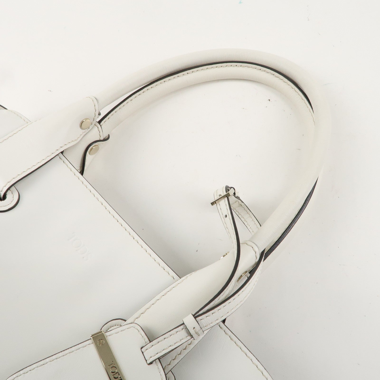 TOD
S Leather Cape Bag Hand Shoulder Bag White Gold Hardware