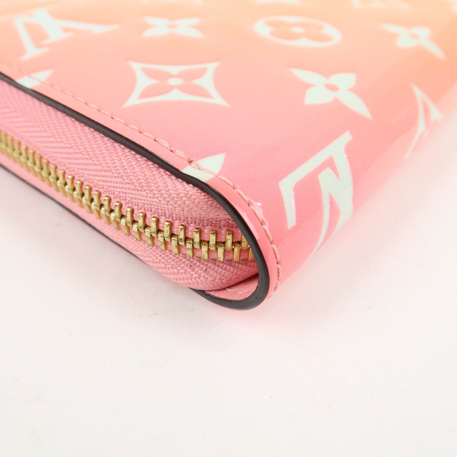 Louis Vuitton Monogram Vernis Zippy Wallet Sunrise Gradient Used