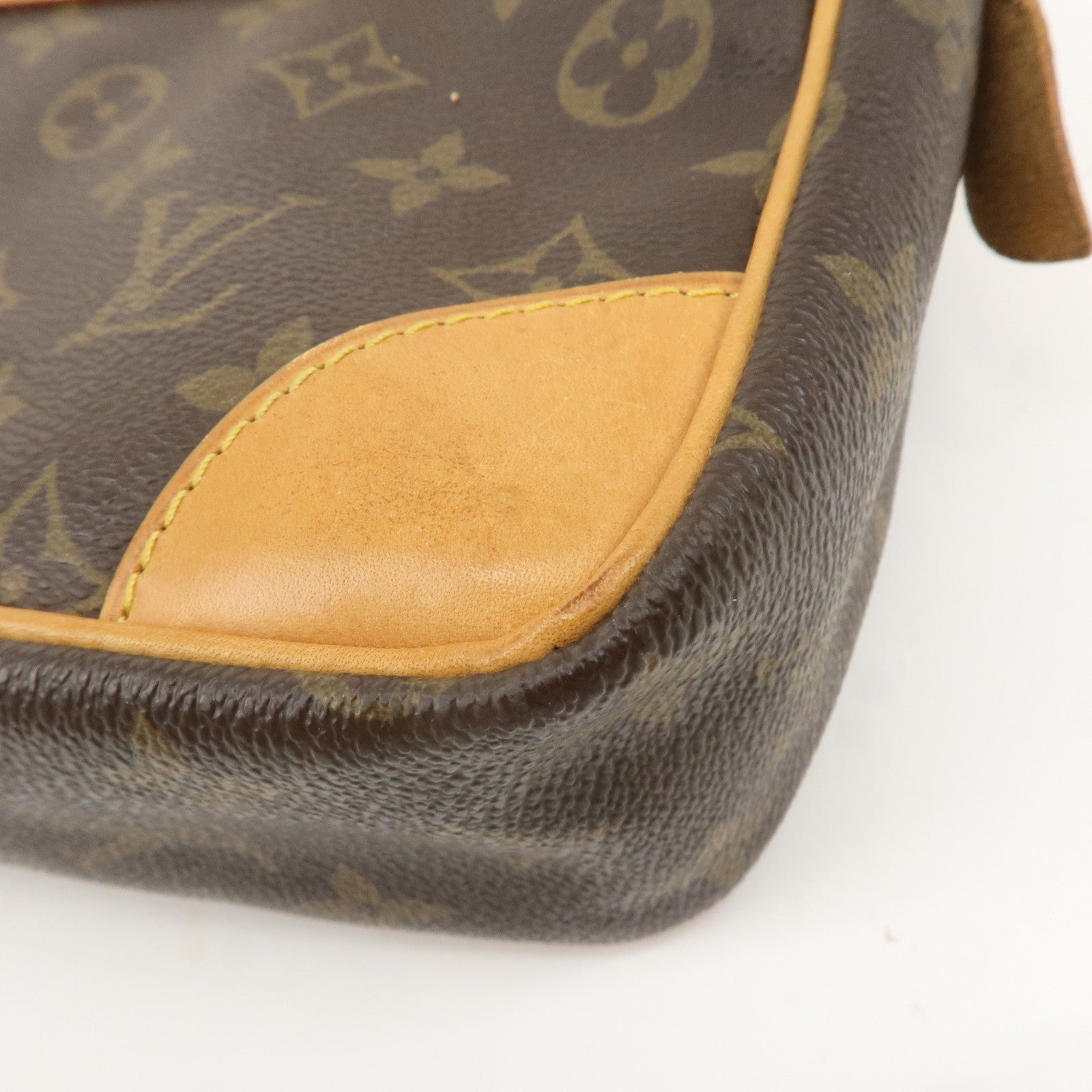 Louis Vuitton Monogram Compiegne 28 Pouch Clutch Bag M51845