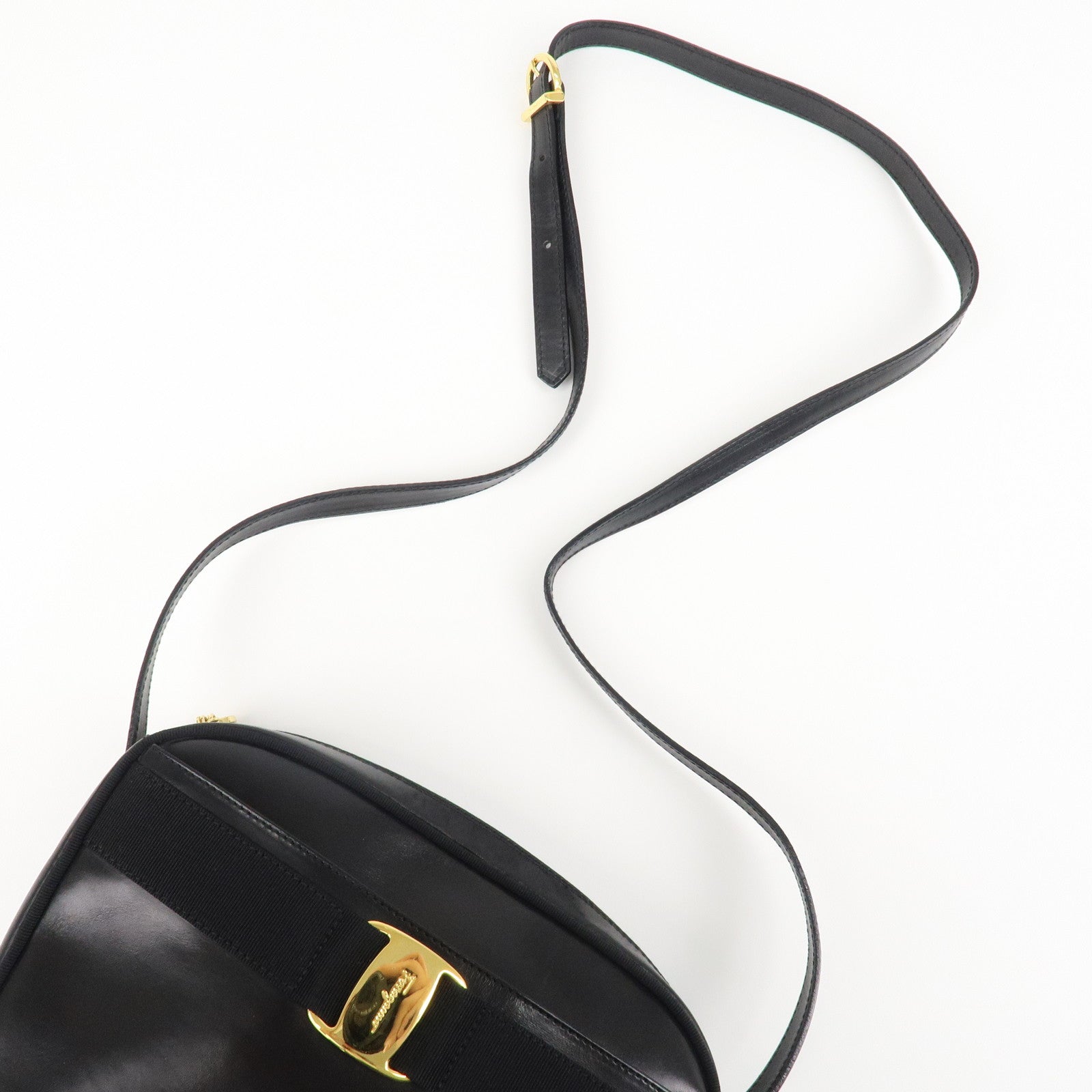 Ferragamo Vara Ribbon Leather Shoulder Bag Crossbody Bag Black Used