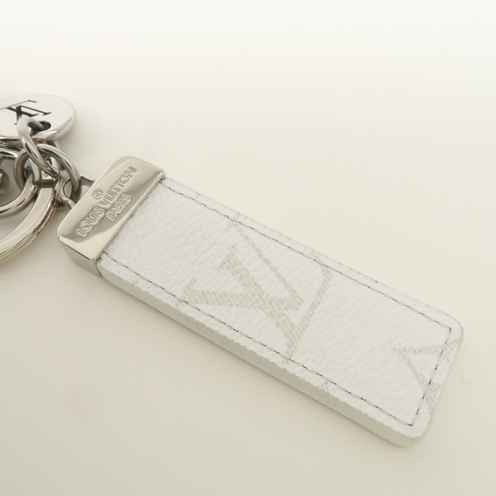 Louis Vuitton Taigarama Porte Cles Neo LV Club Charm Silver M01347