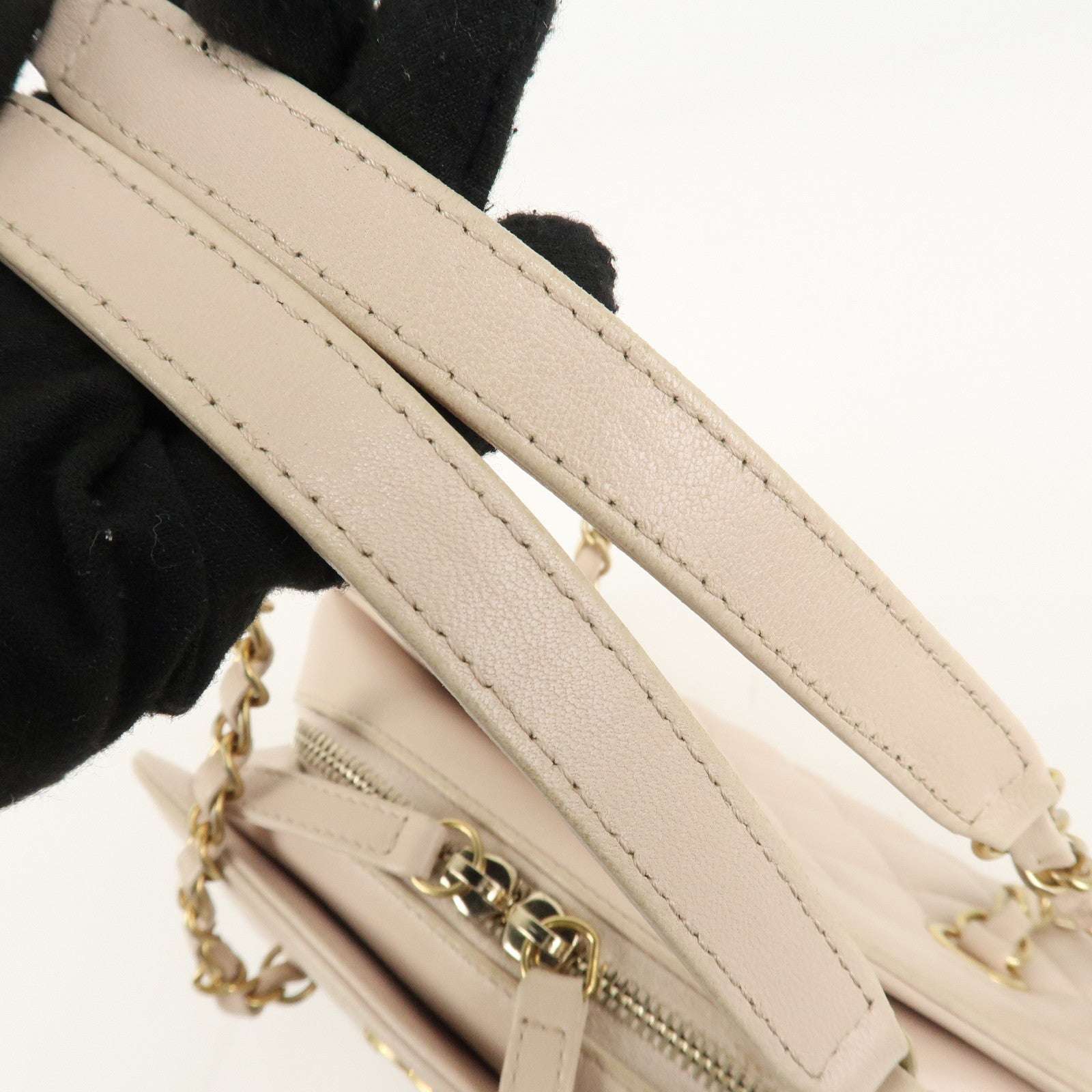 CHANEL Matelasse Lamb Skin Chain Shoulder Bag Pink Beige