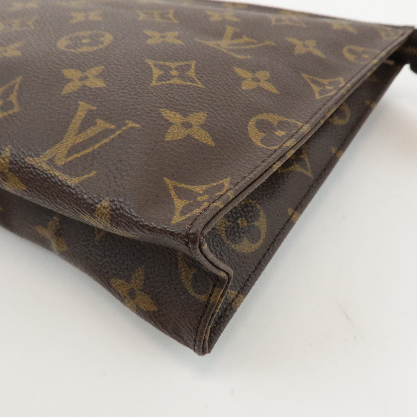 Louis Vuitton Monogram Poche Toilette 26 Clutch Bag M47542