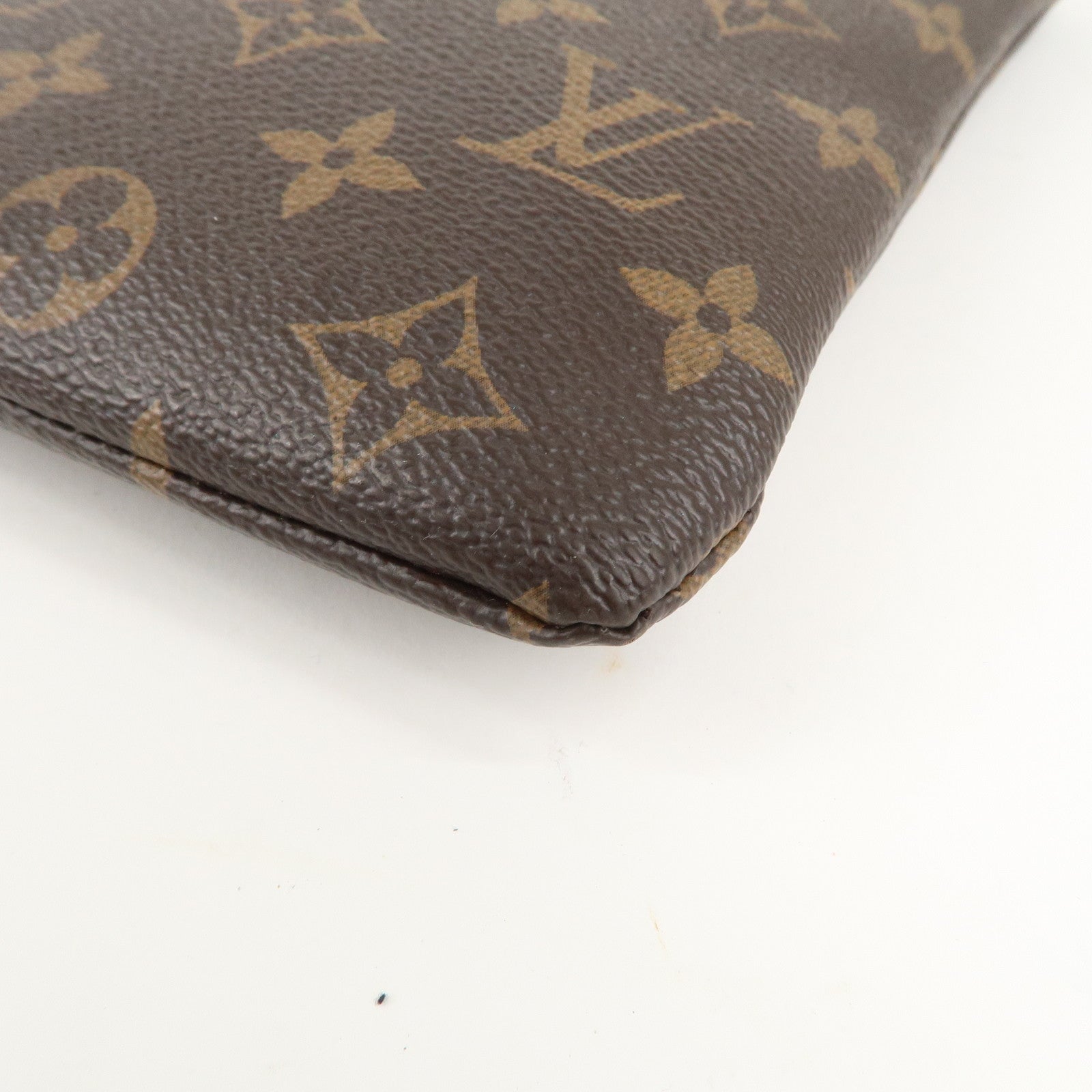 Louis Vuitton Monogram Daily Pouch Clutch Bag Noir Brown M62048